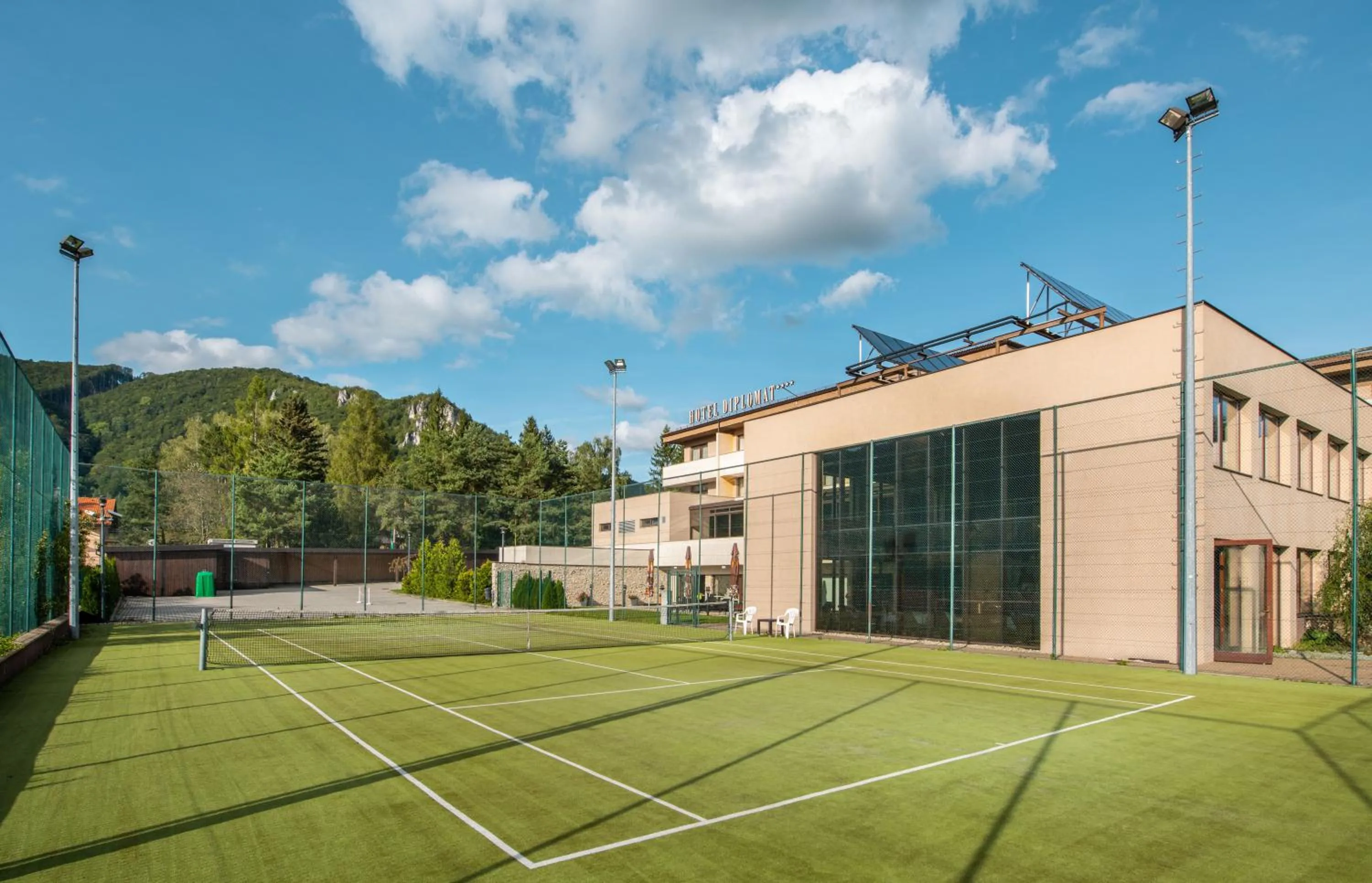 Tennis court in Wellness Hotel Diplomat