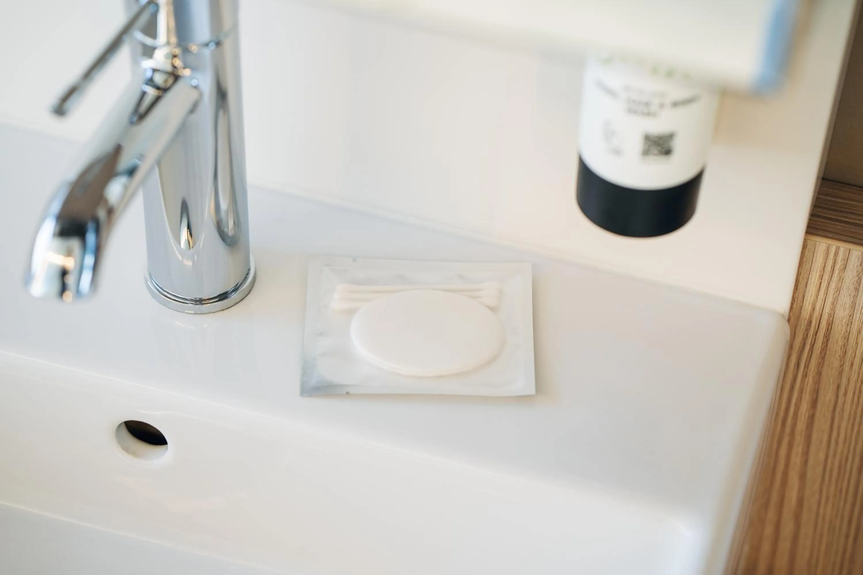 Bathroom in MY CLOUD Transit Hotel - Guests with international flight only!