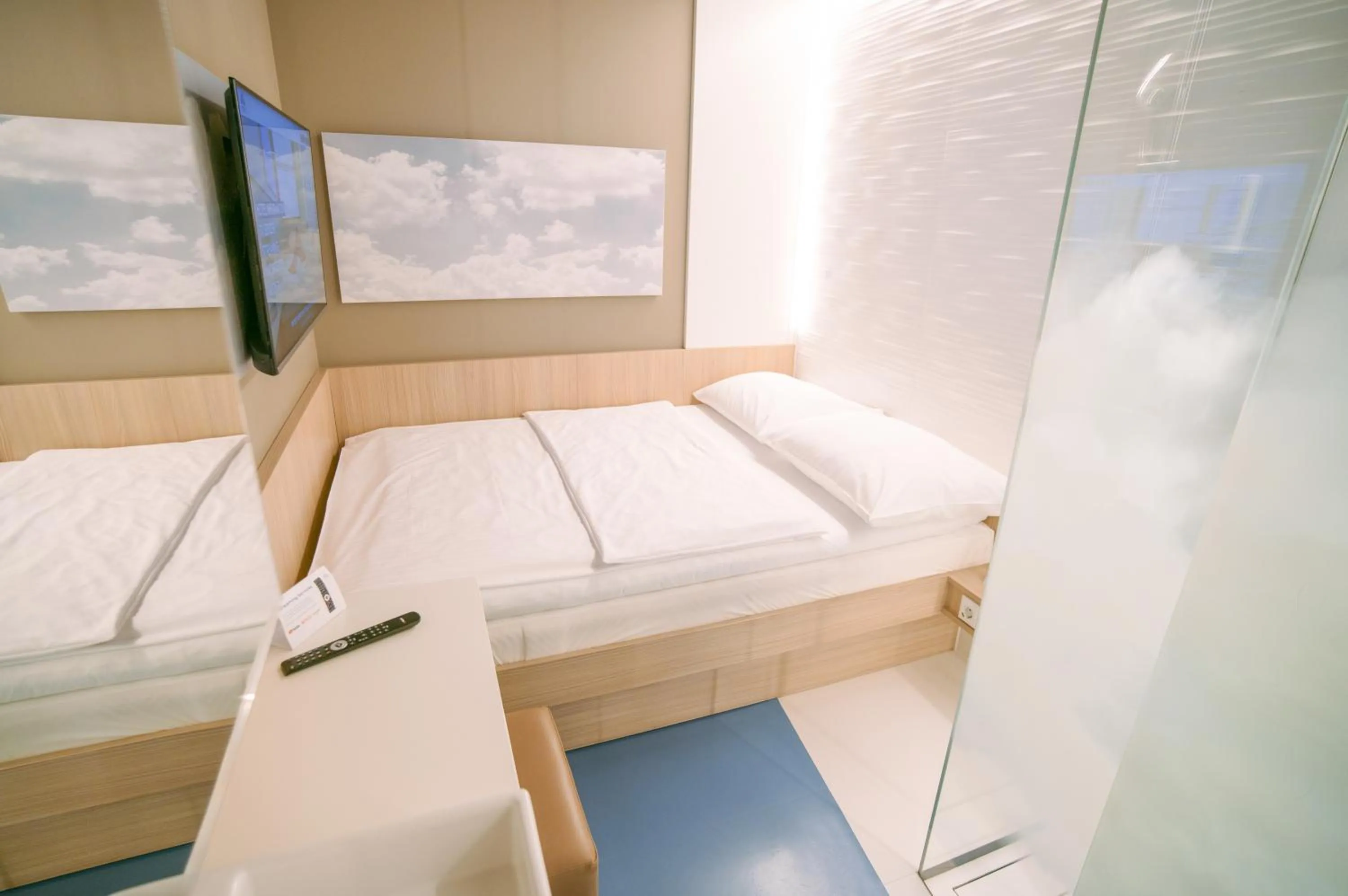 Bed in MY CLOUD Transit Hotel - Guests with international flight only!
