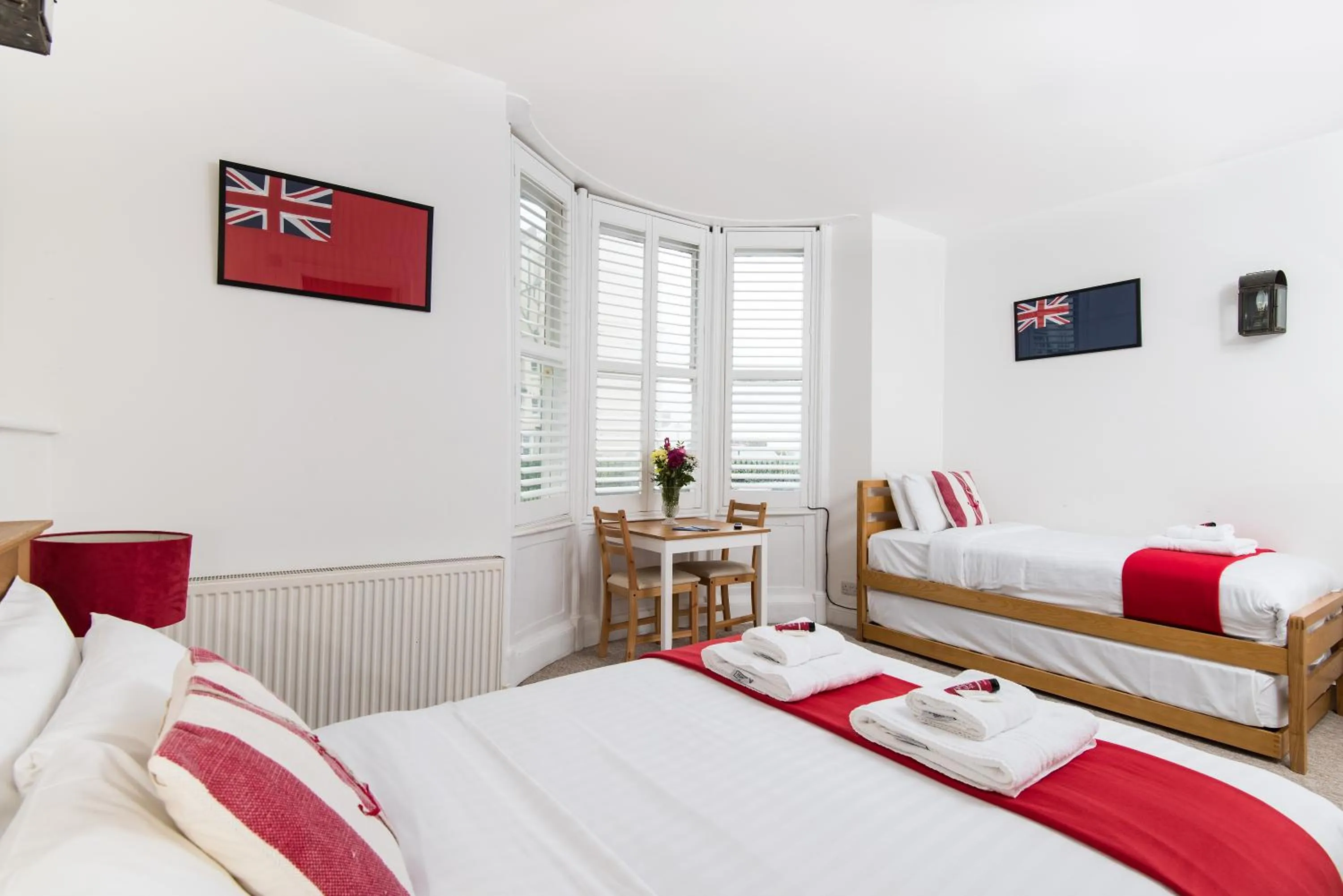 Bedroom, Bed in Hamptons Brighton