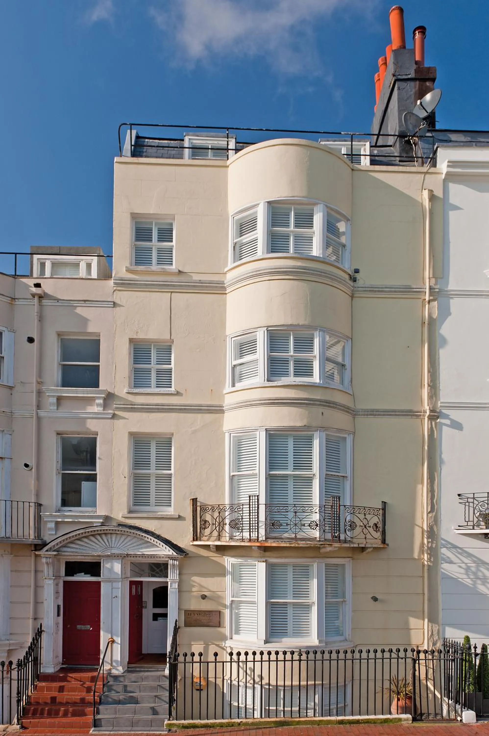 Facade/entrance in Hamptons Brighton