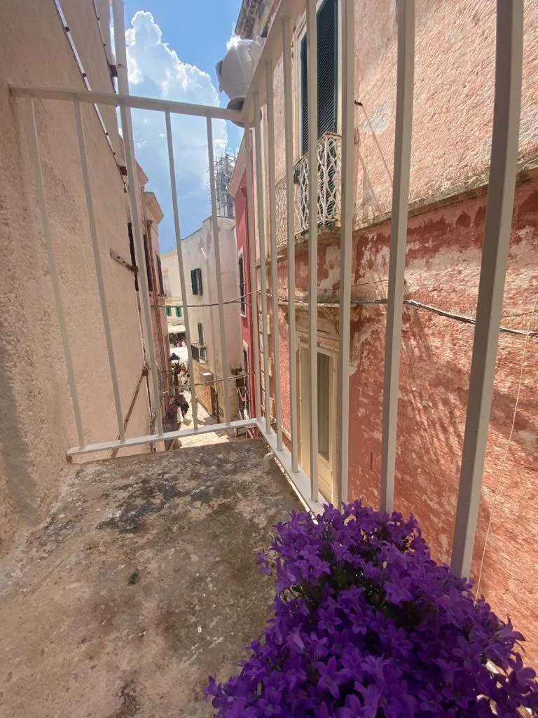 Property building in Trame - La Naca sul Porto
