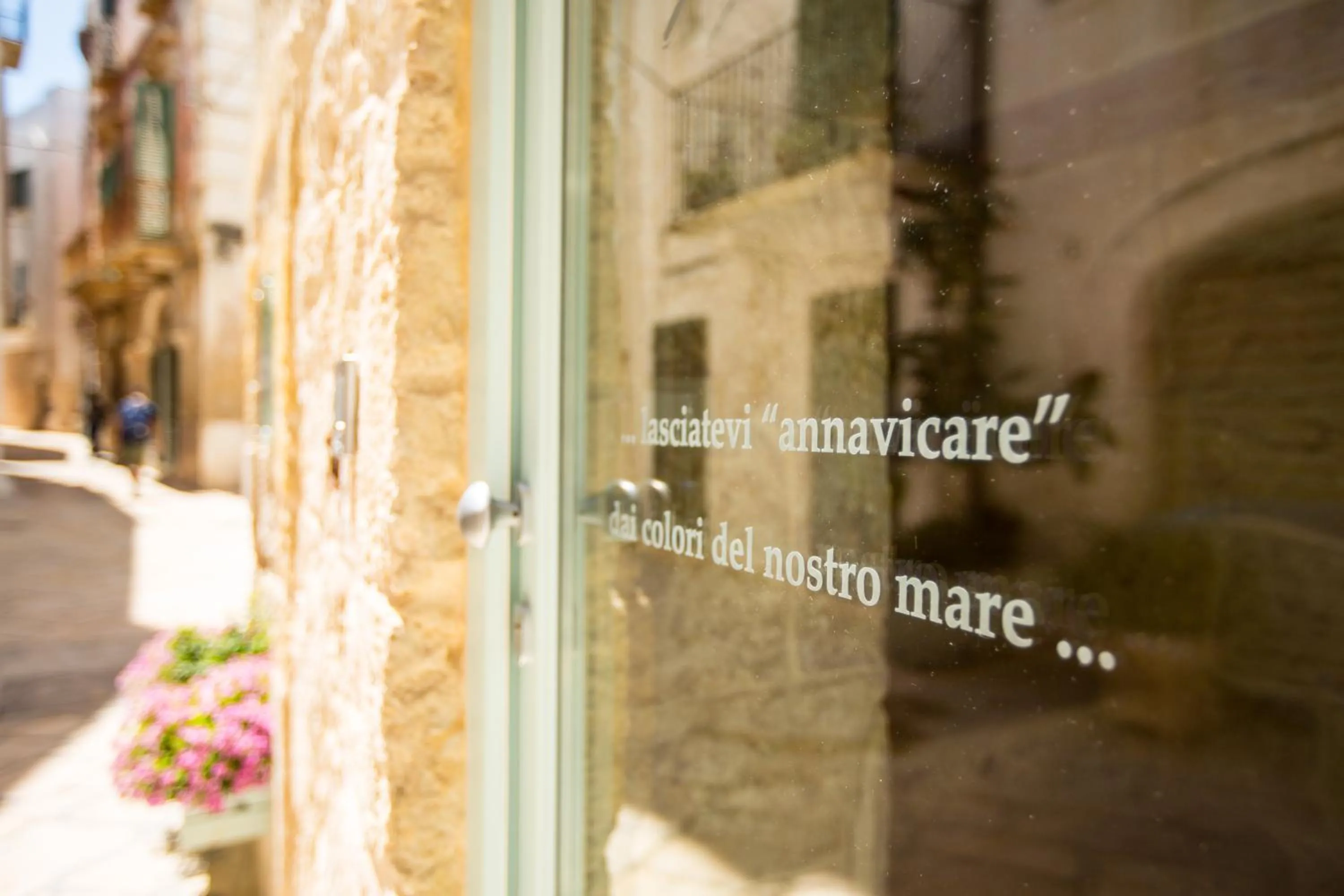 Logo/Certificate/Sign in Trame - La Naca sul Porto