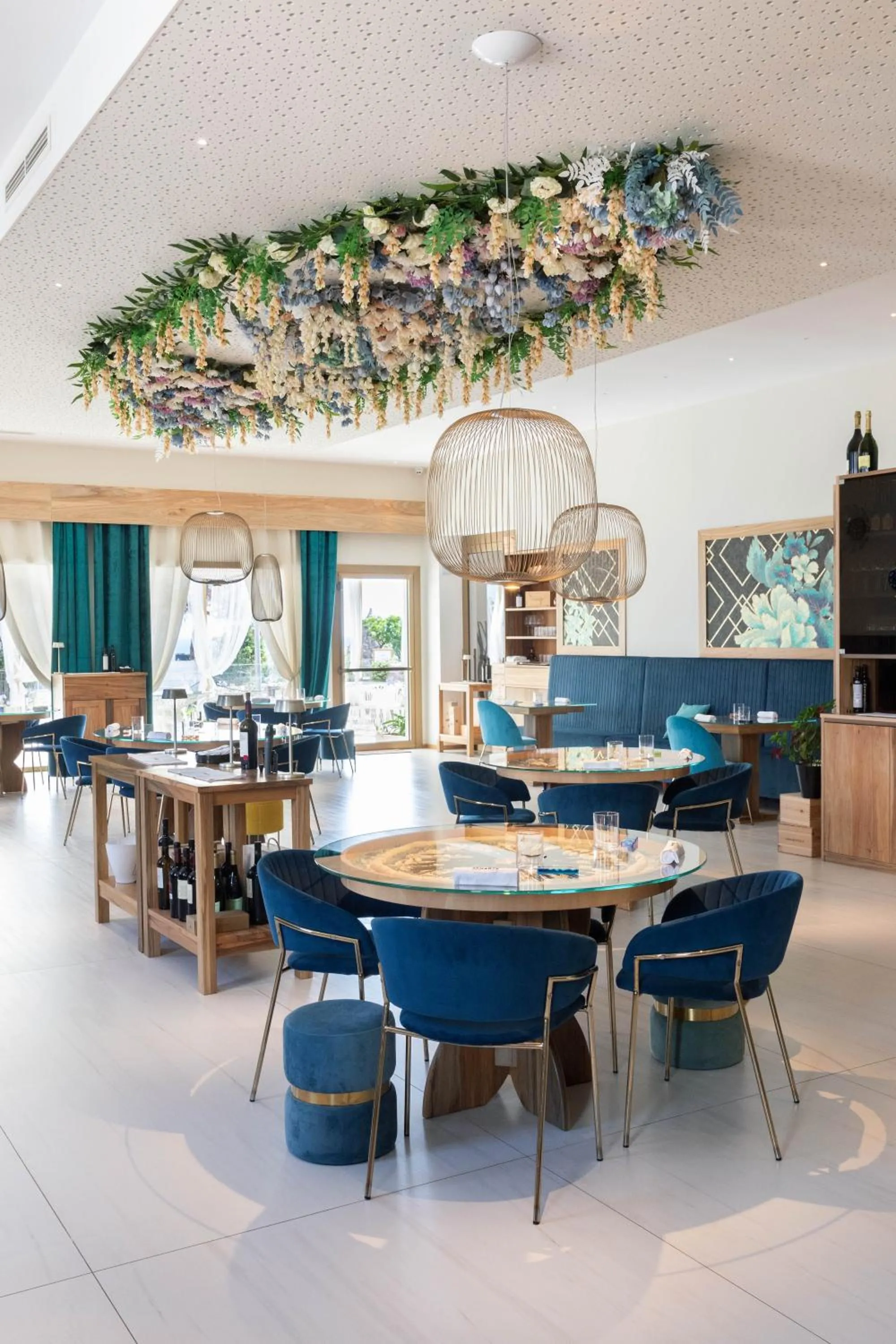 Restaurant/places to eat in Trame - La Naca sul Porto