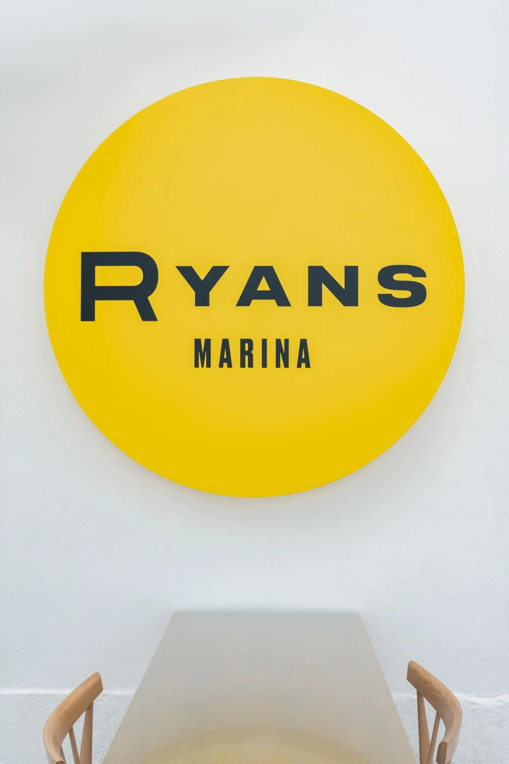 Logo/Certificate/Sign in Ryans La Marina
