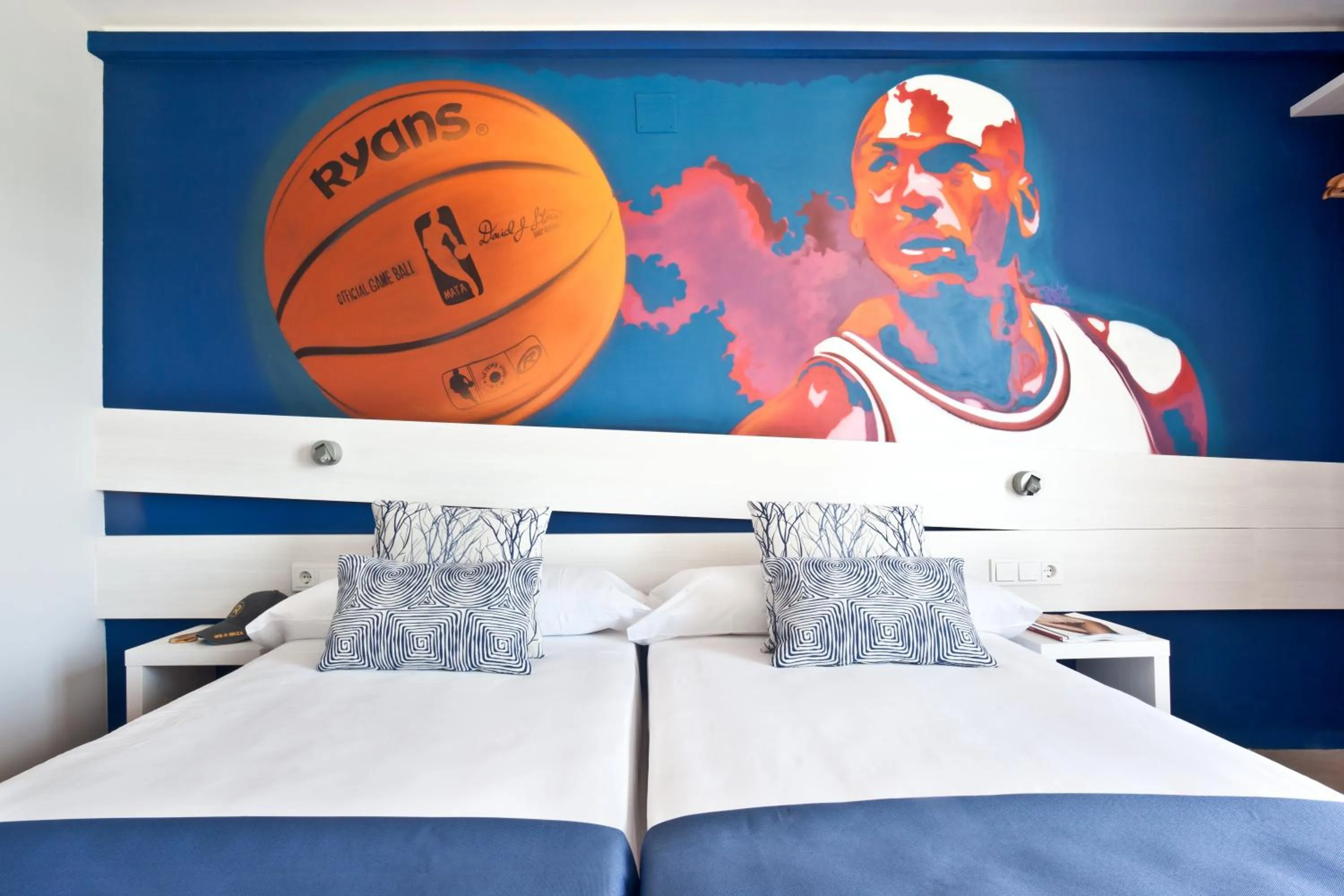 Bed in Ryans La Marina