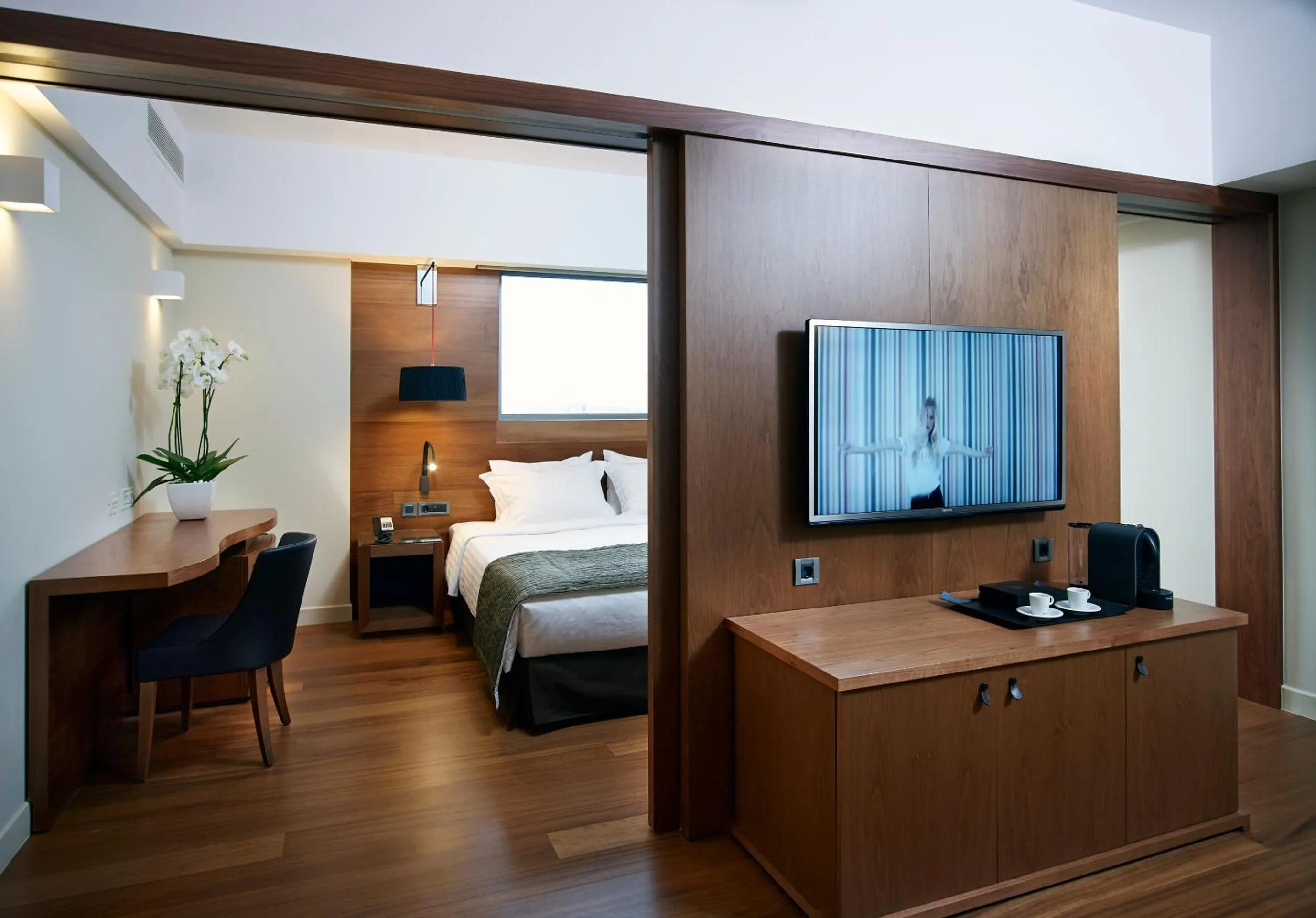 Photo of the whole room, Bed in Samaria Hotel