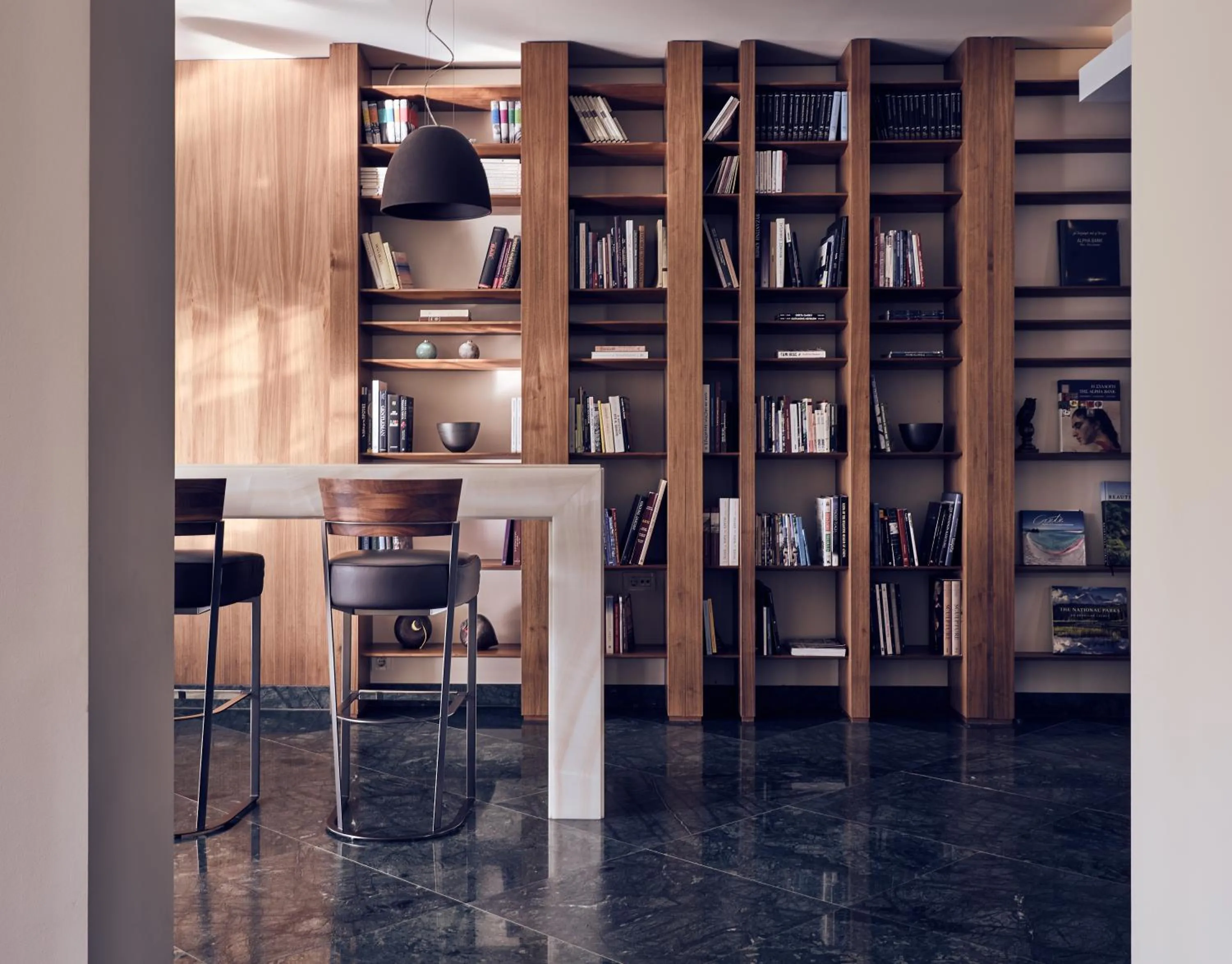 Library in Samaria Hotel