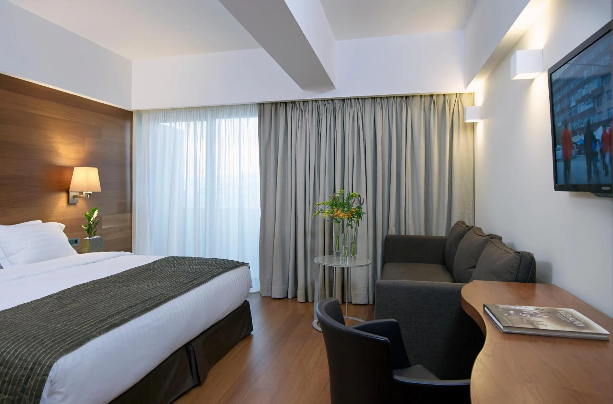 Photo of the whole room, Bed in Samaria Hotel