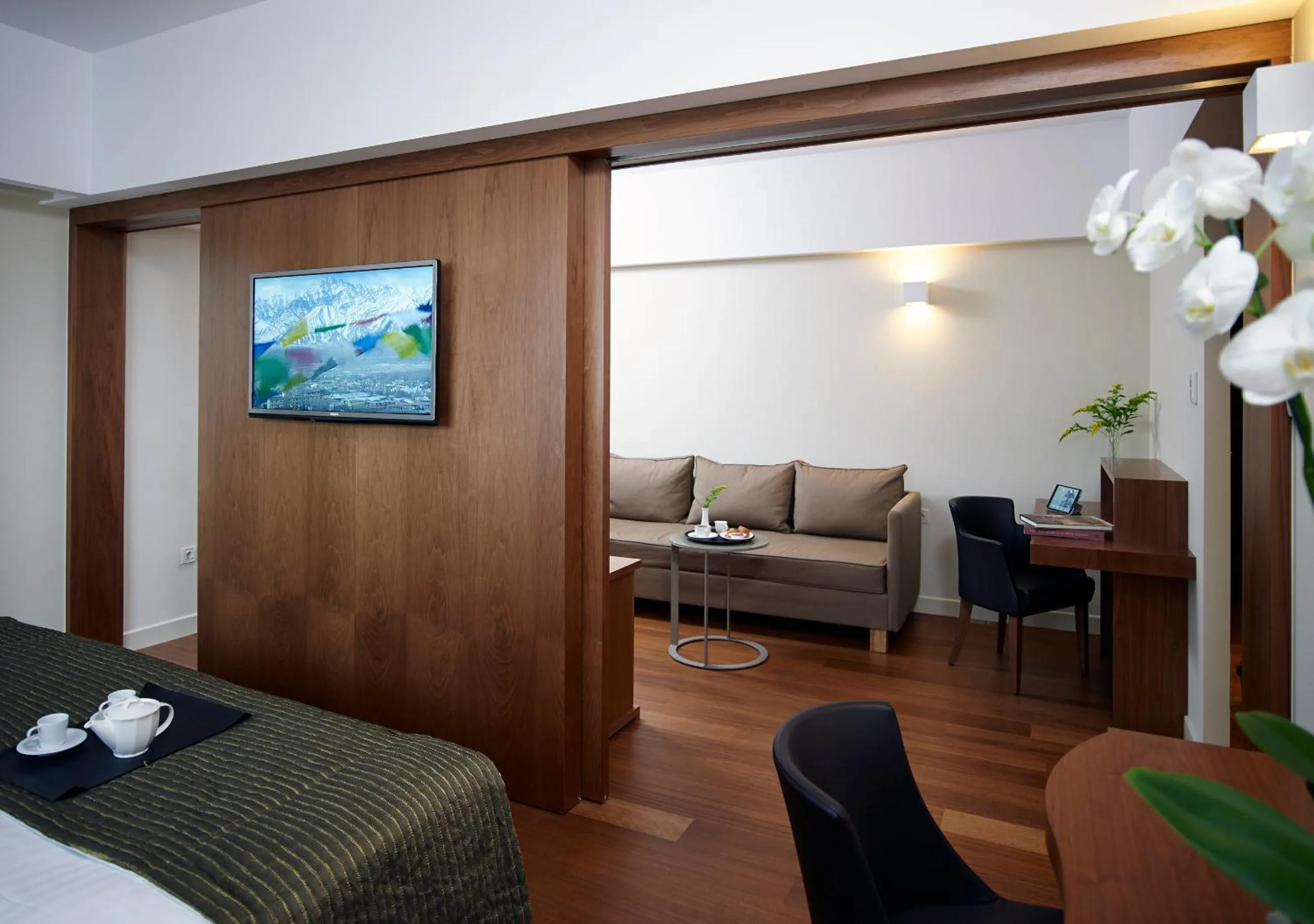 Photo of the whole room, Bed in Samaria Hotel