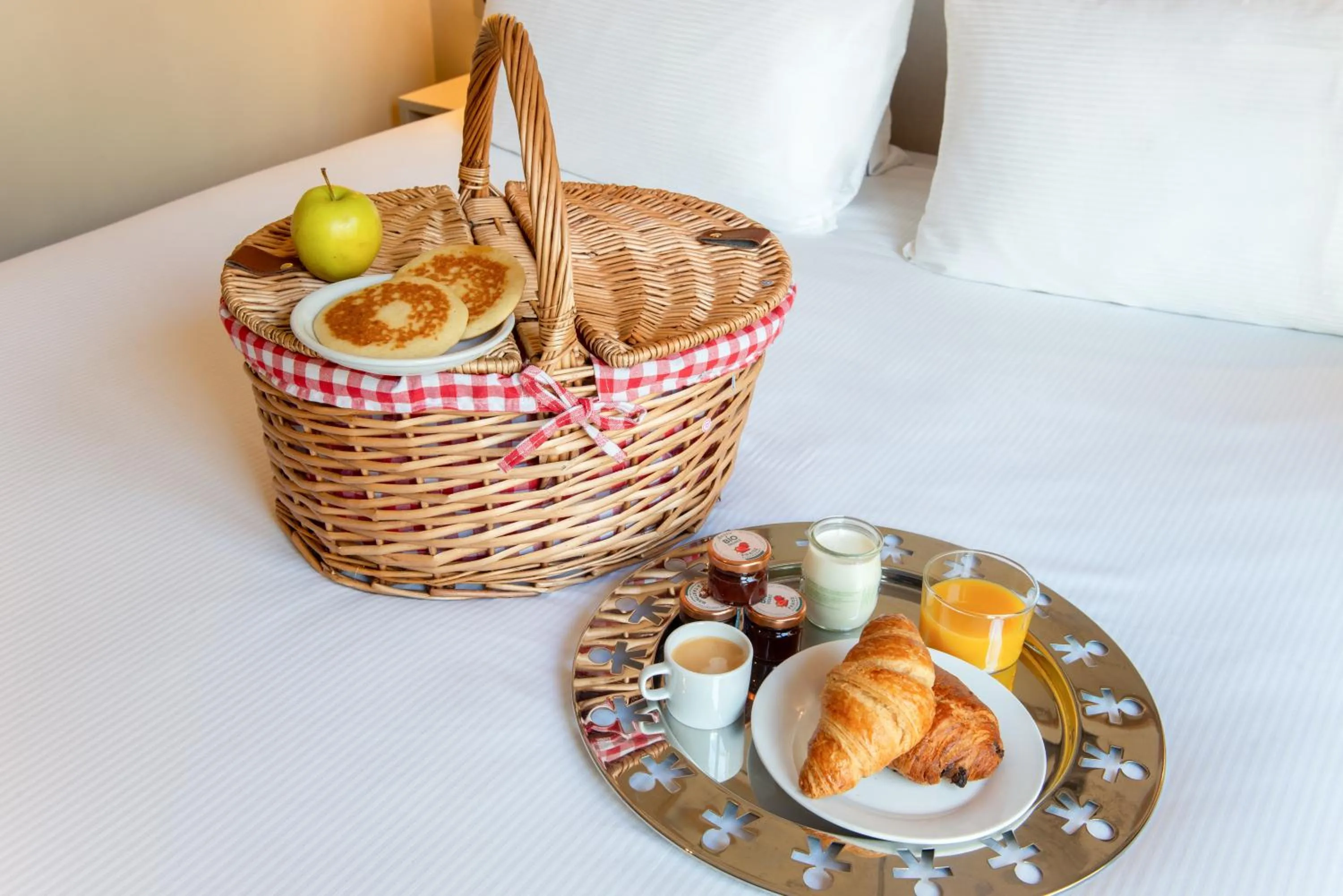 Breakfast in Hôtel Helzear Etoile