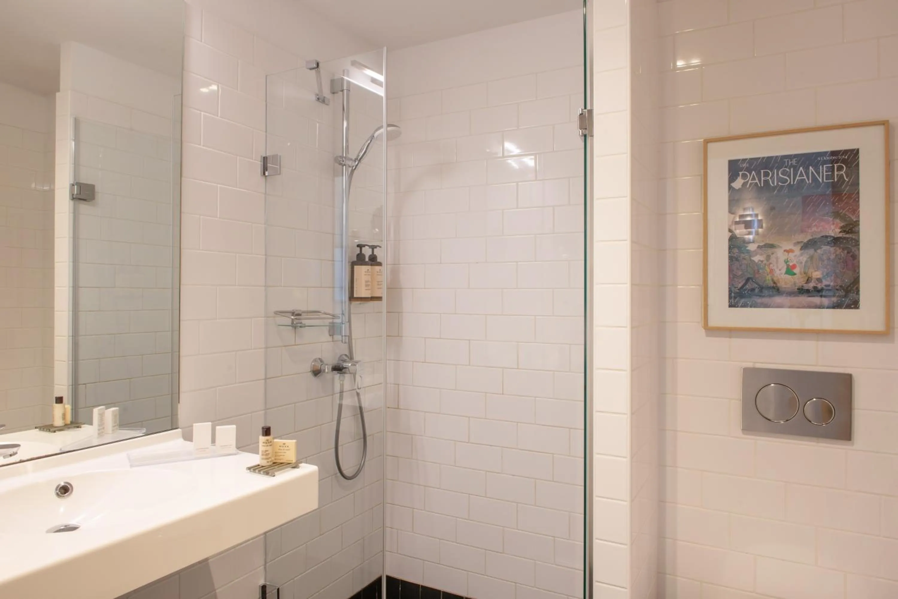 Bathroom in Hôtel Helzear Etoile