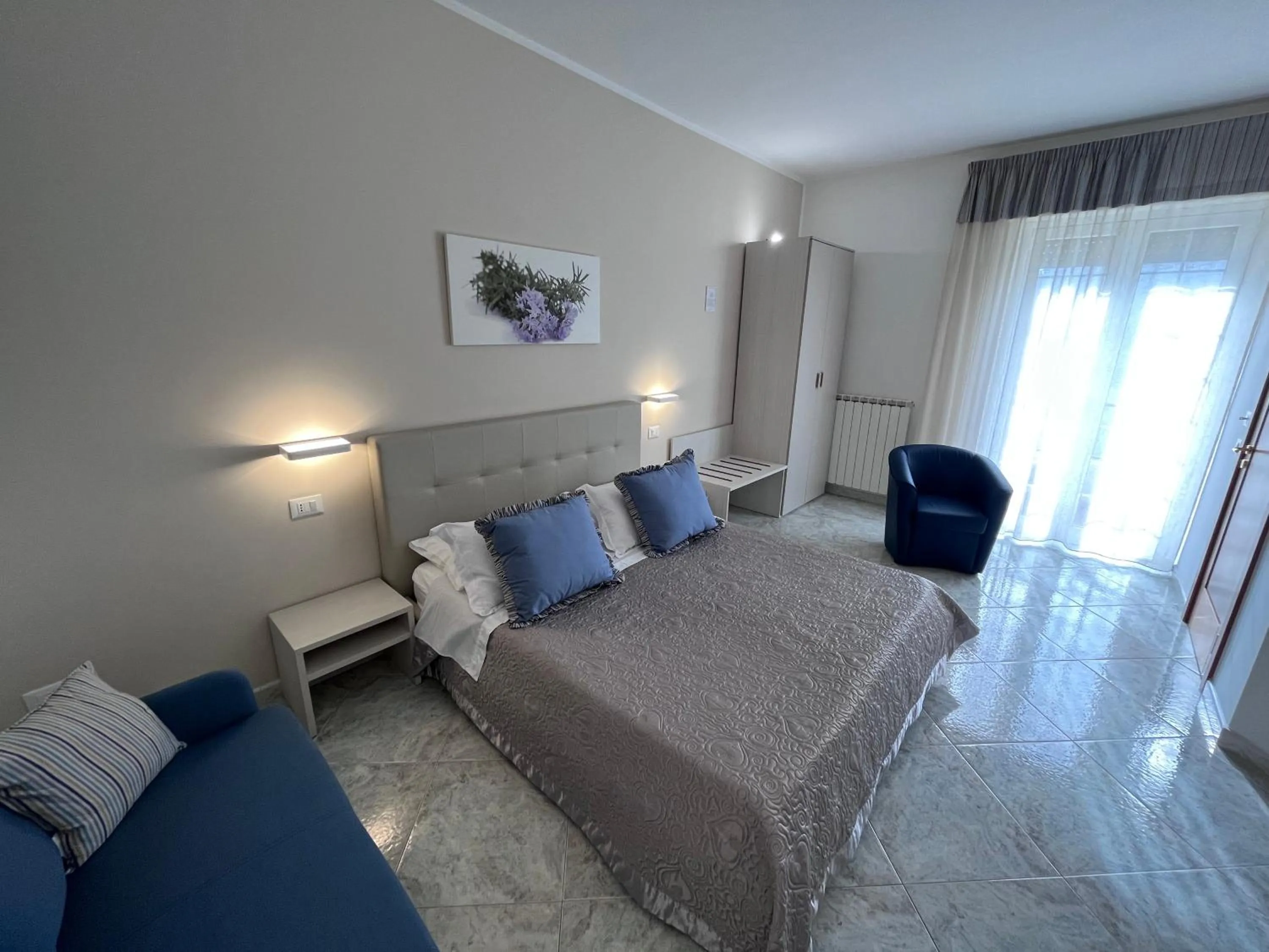 Photo of the whole room in Innsud