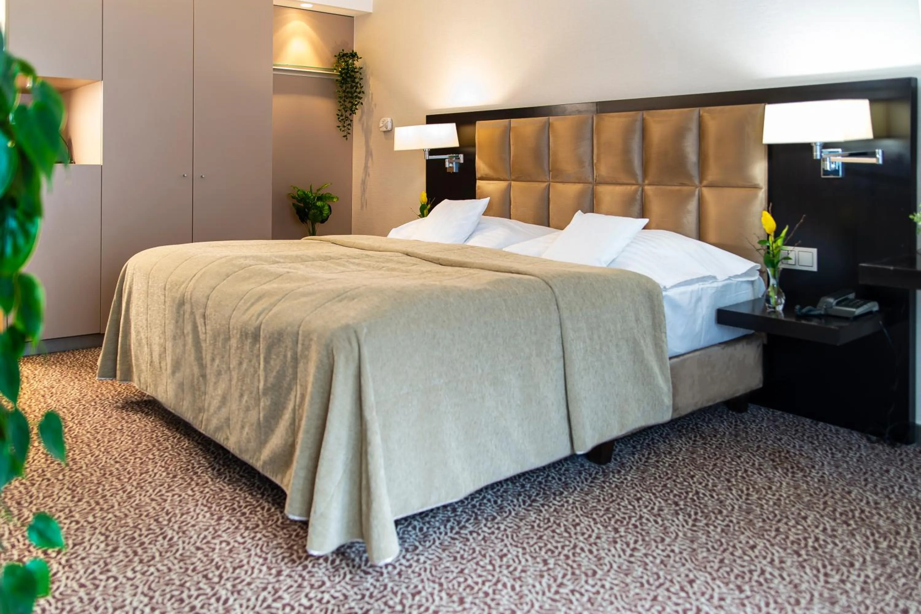 Photo of the whole room, Bed in Hotel Avance