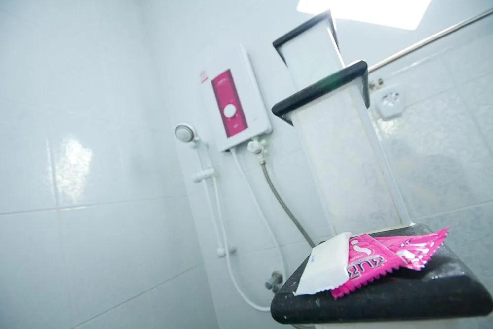 Shower in HappyLove1