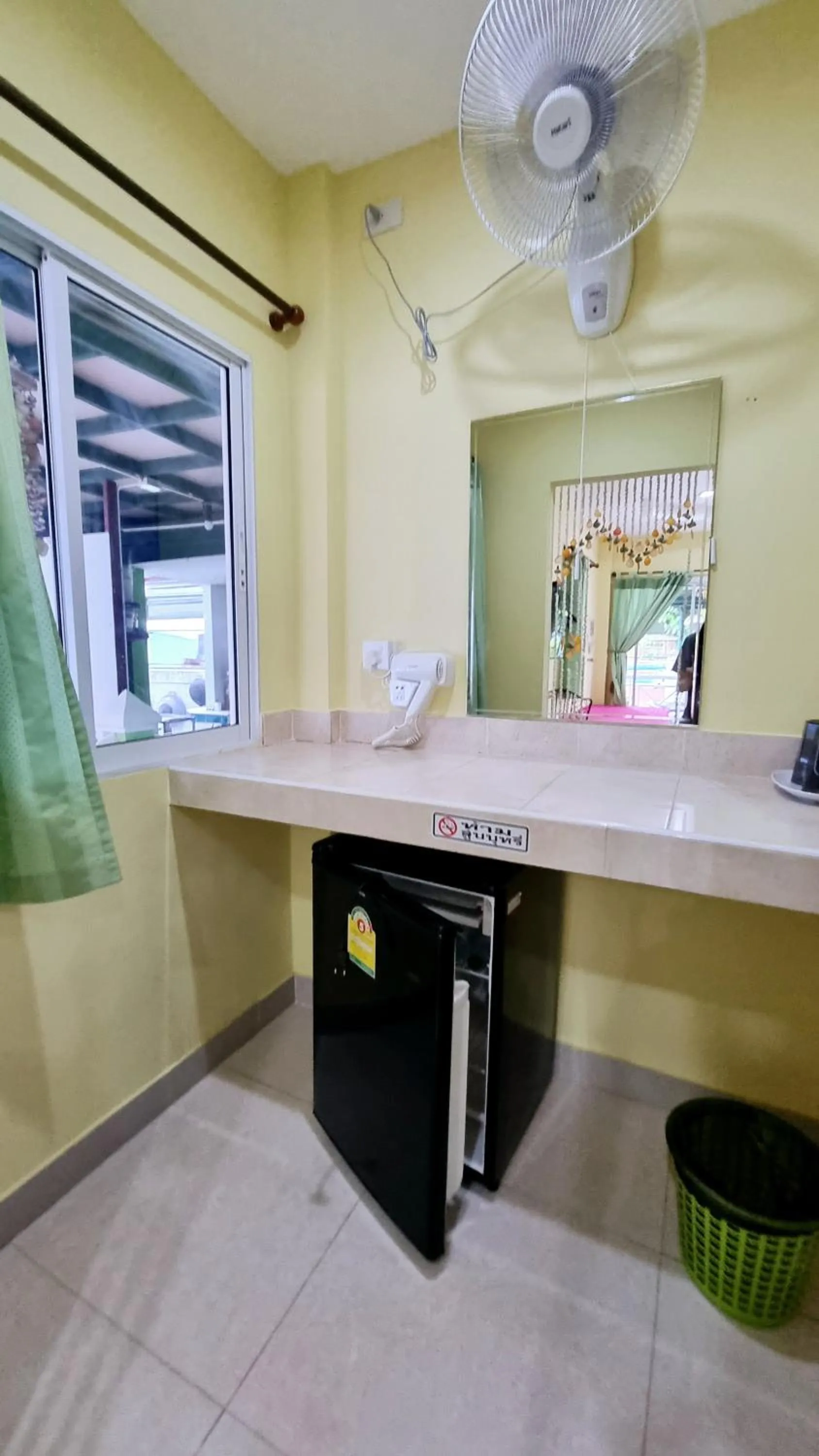 Photo of the whole room in HappyLove1