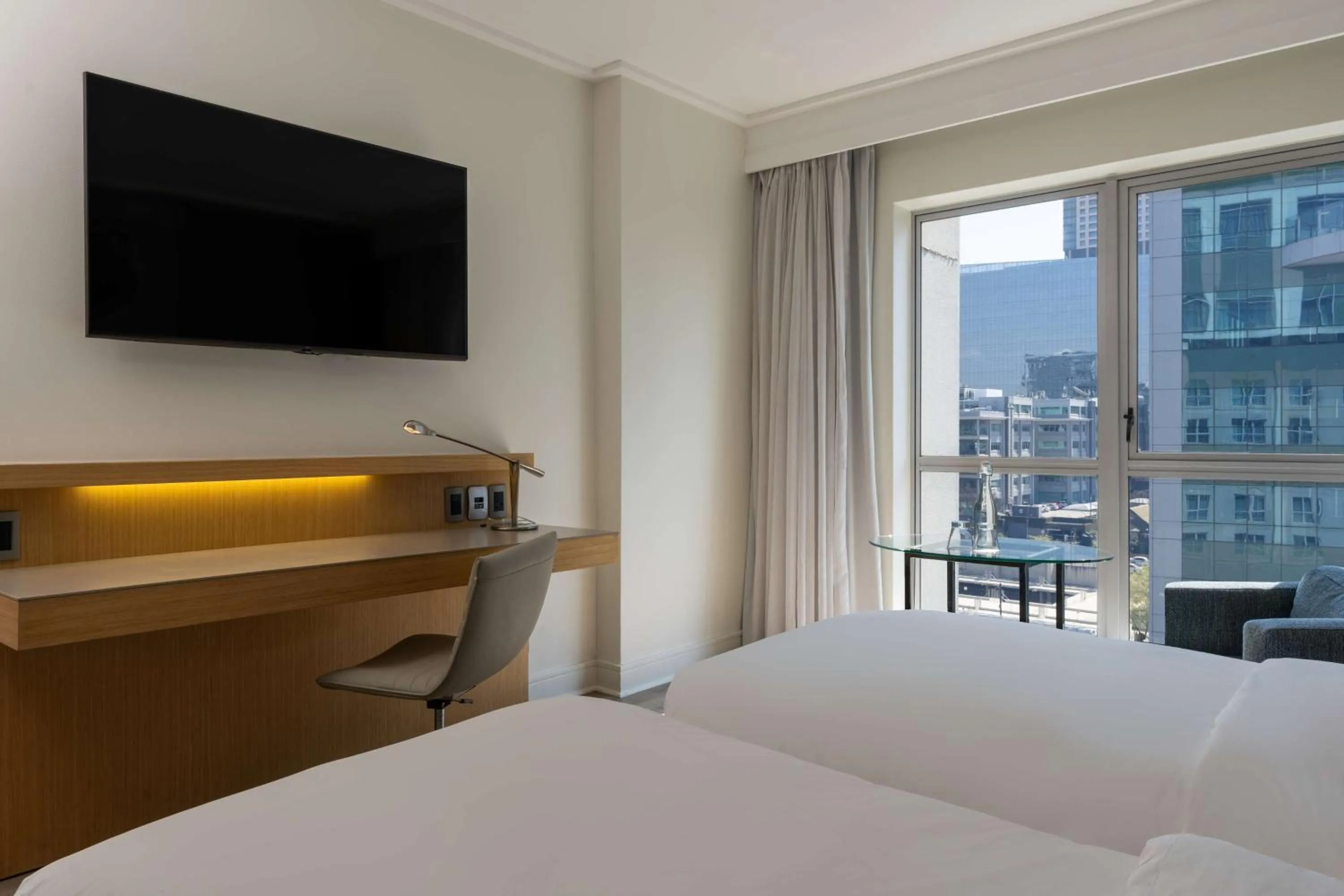 Bedroom, Bed in Radisson Blu Gautrain Hotel, Sandton Johannesburg