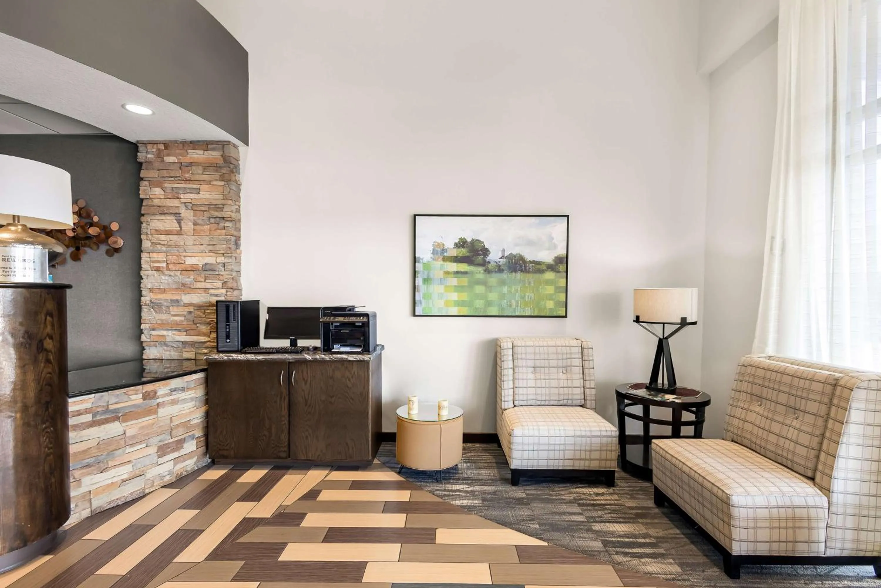 Lobby or reception in Best Western Luxbury Inn Fort Wayne