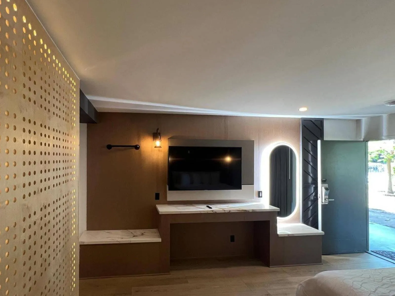 Bedroom in Lamp Liter Inn Visalia, an Ascend Collection Hotel