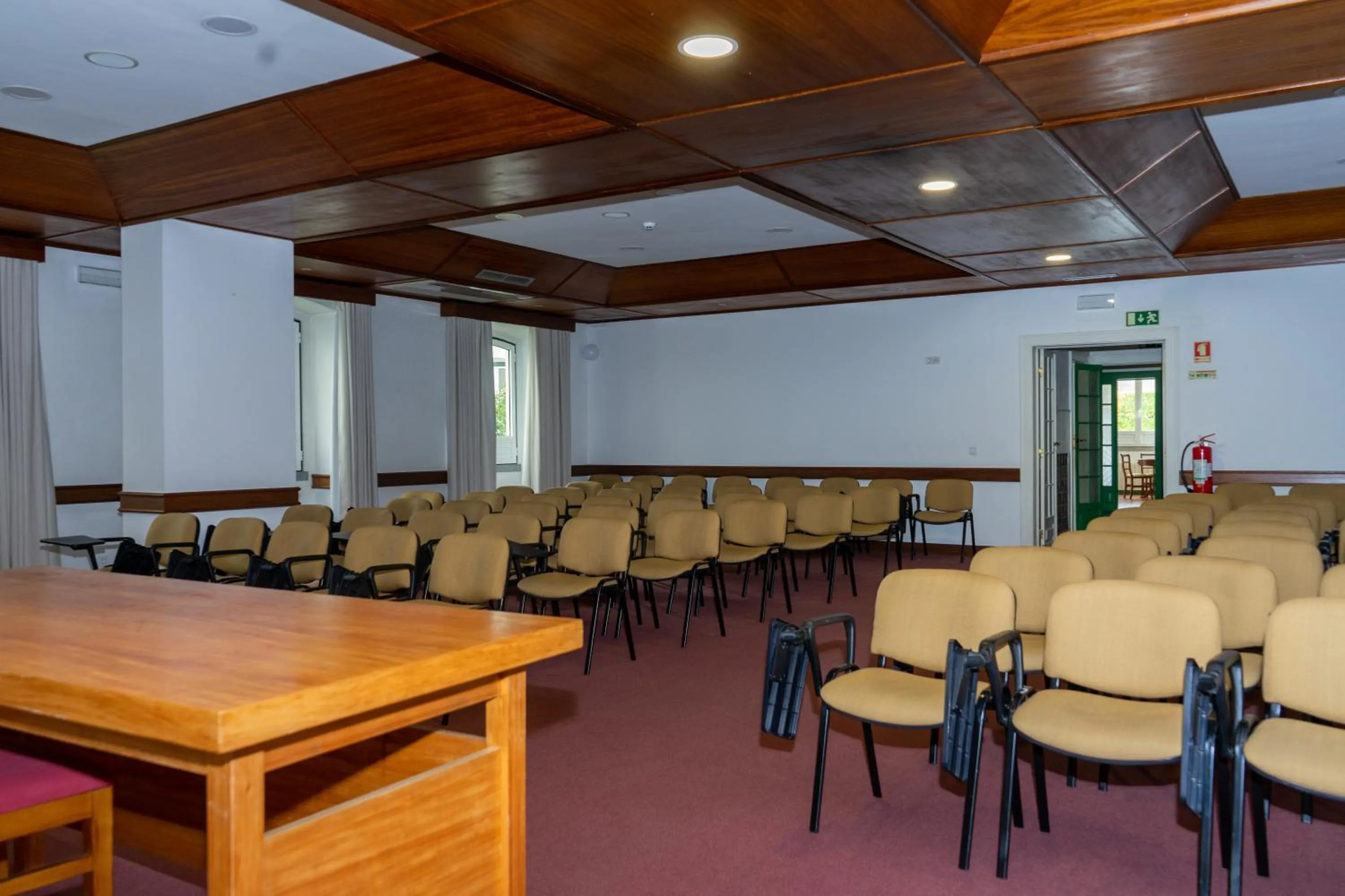 Meeting/conference room in Hotel Irmãs Dominicanas - Fátima by Flagworld Hotels