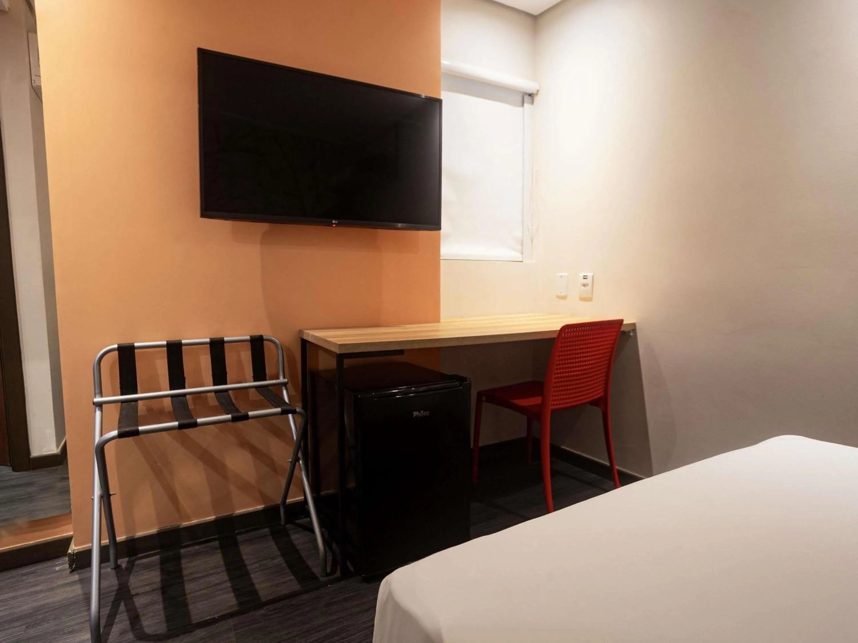 Bedroom, Bed in ibis Styles Belem Nazare