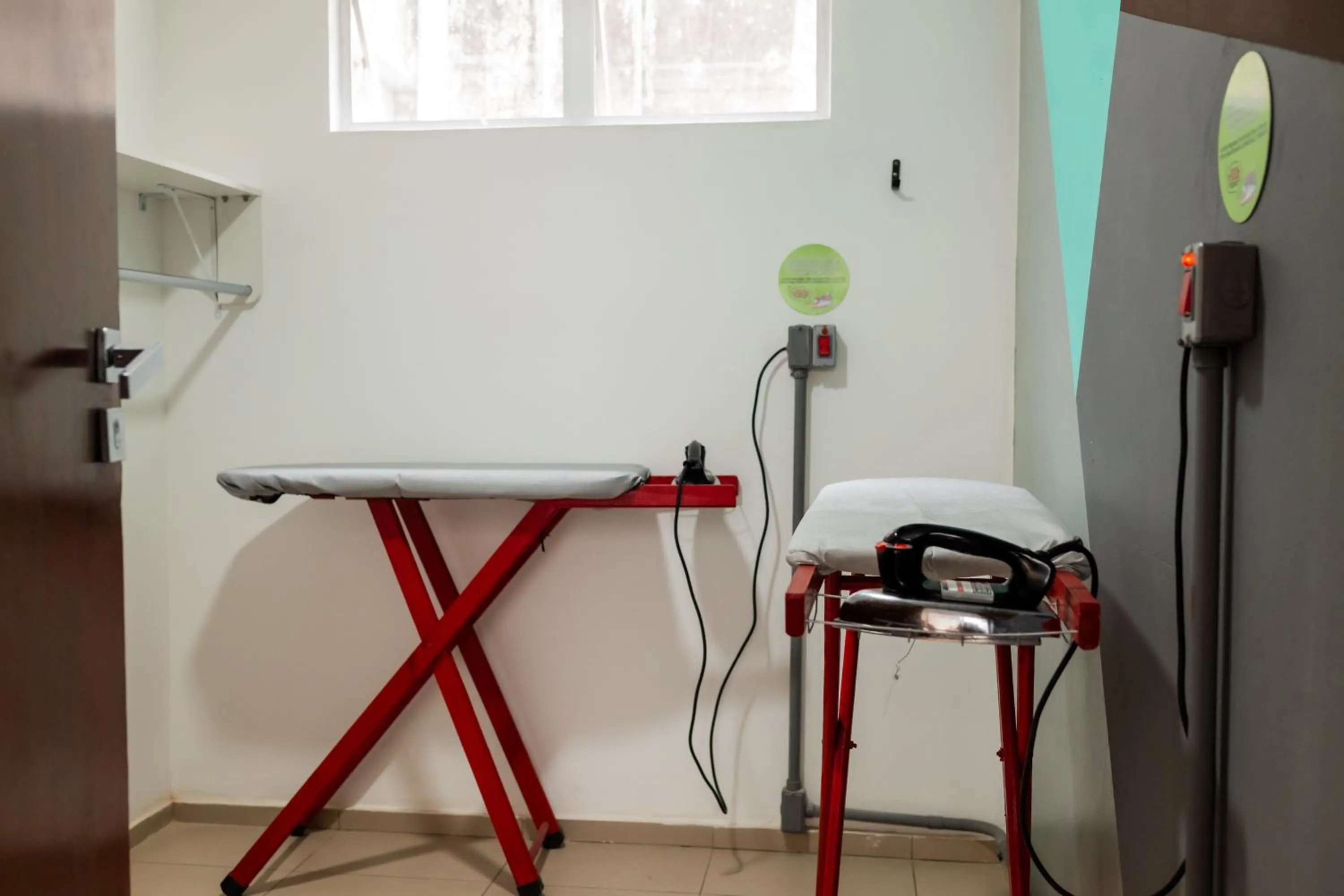 flat iron in ibis Styles Belem Nazare