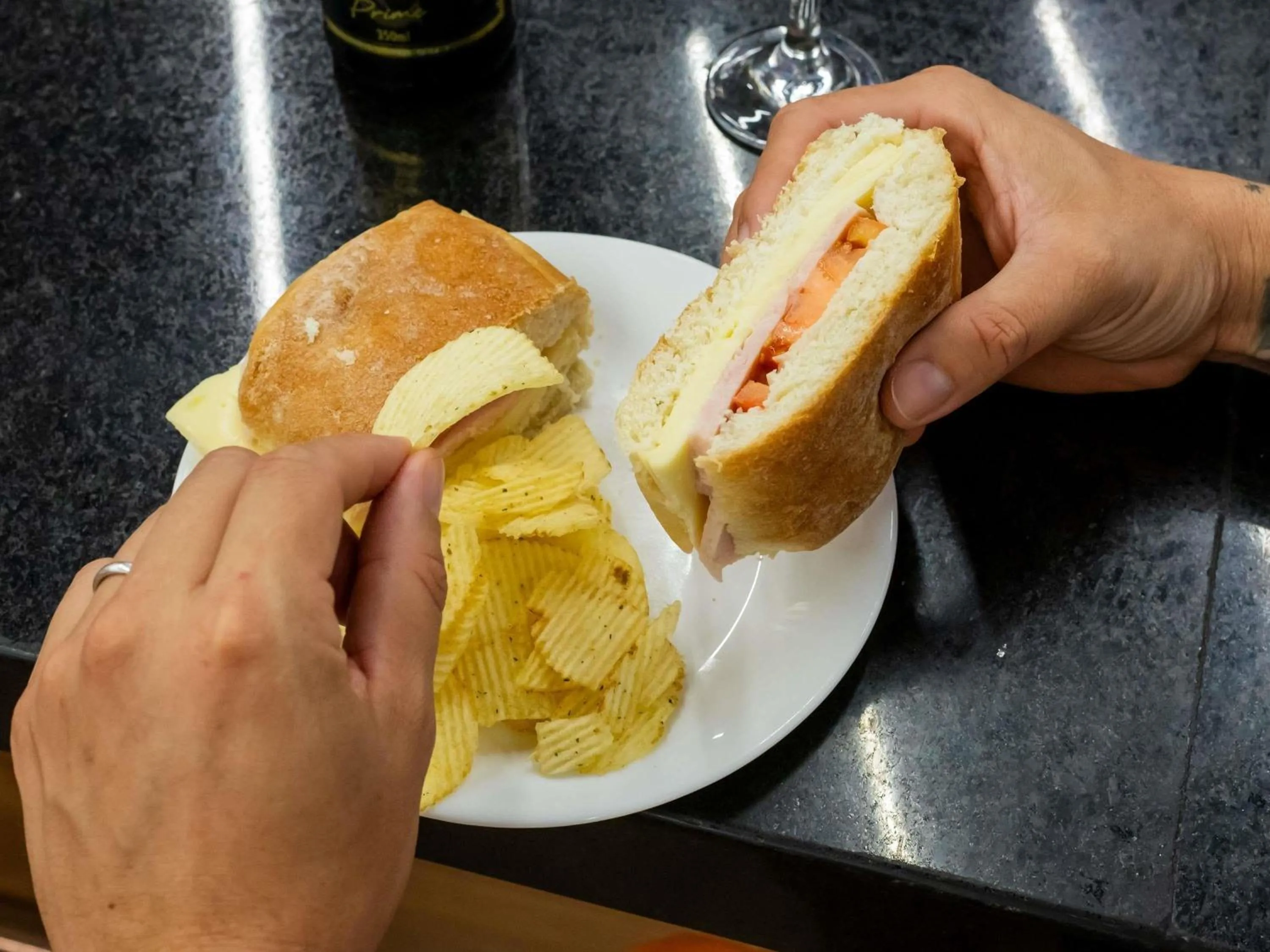 Lounge or bar in ibis Styles Belem Nazare