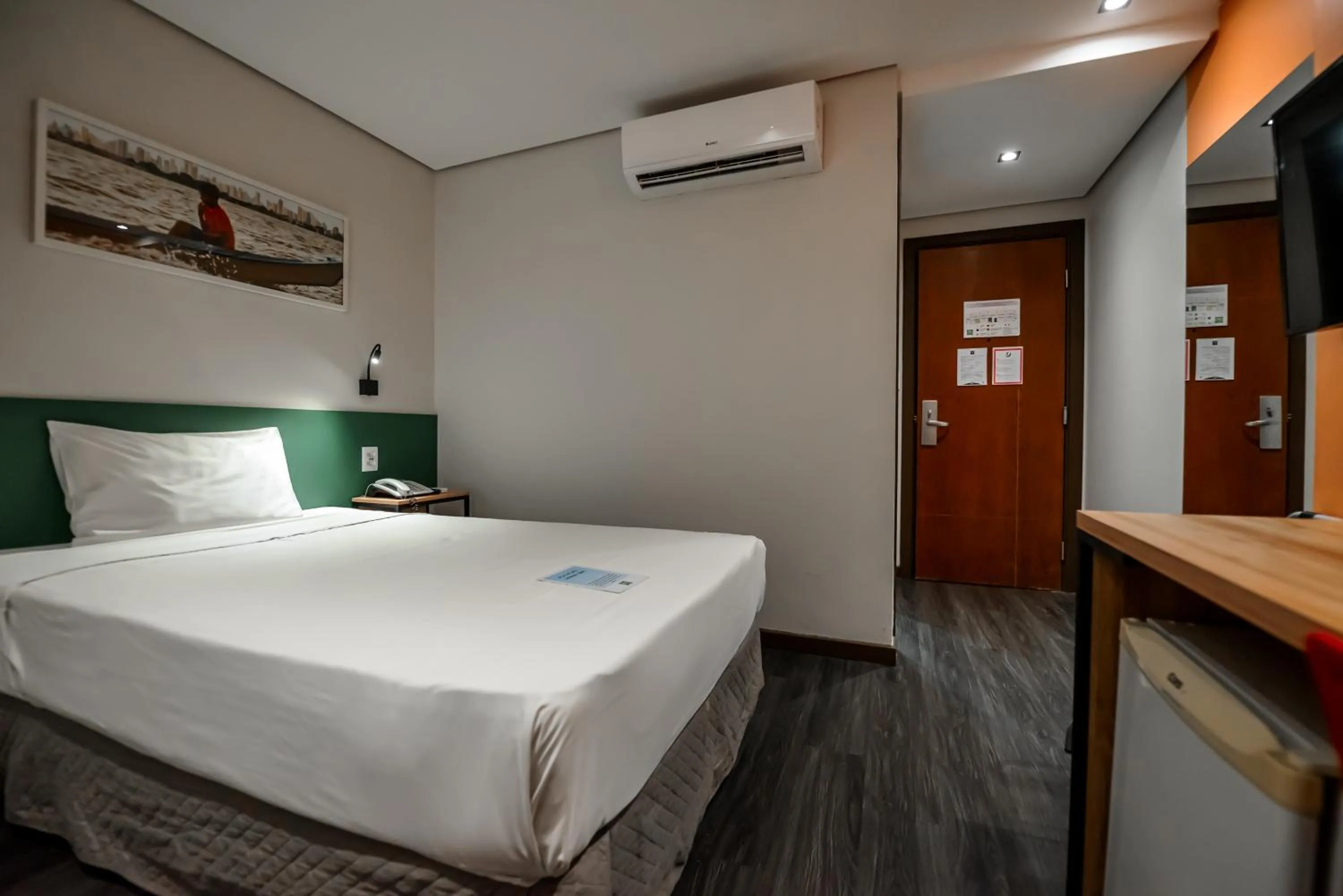 Bedroom, Bed in ibis Styles Belem Nazare