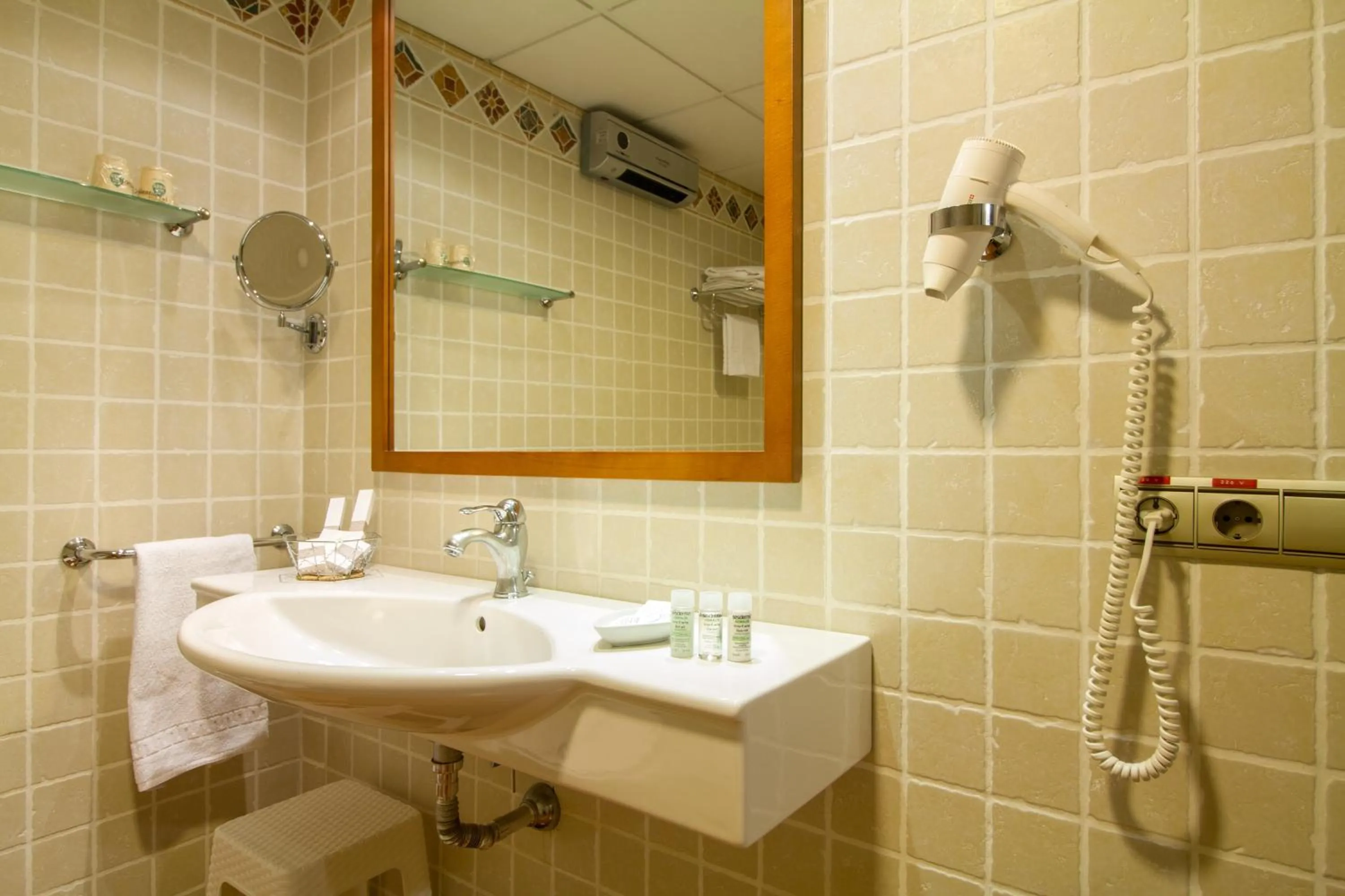 Toilet in Hotel Tossal d'Altea