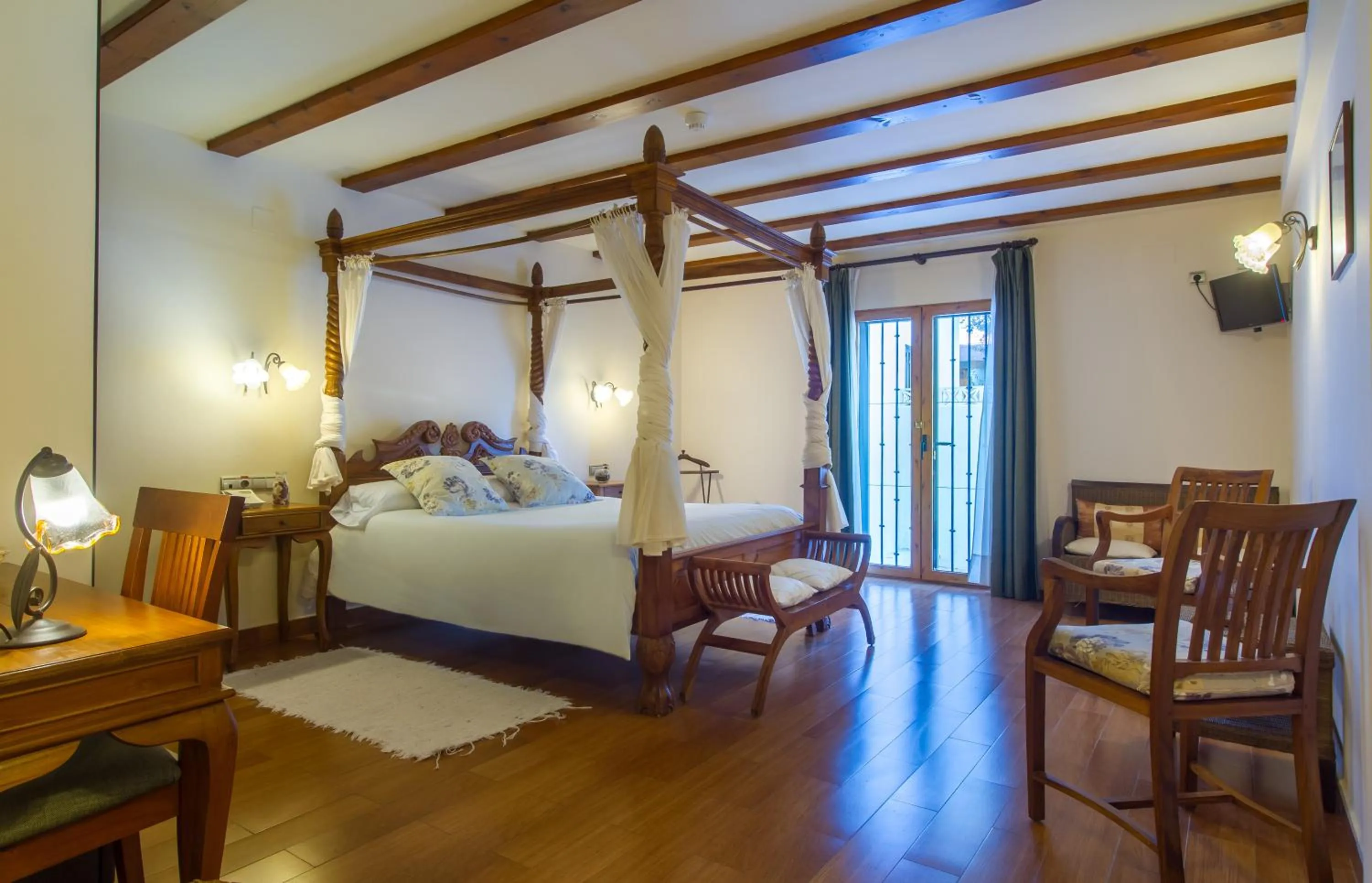 Photo of the whole room, Bed in Hotel Tossal d'Altea