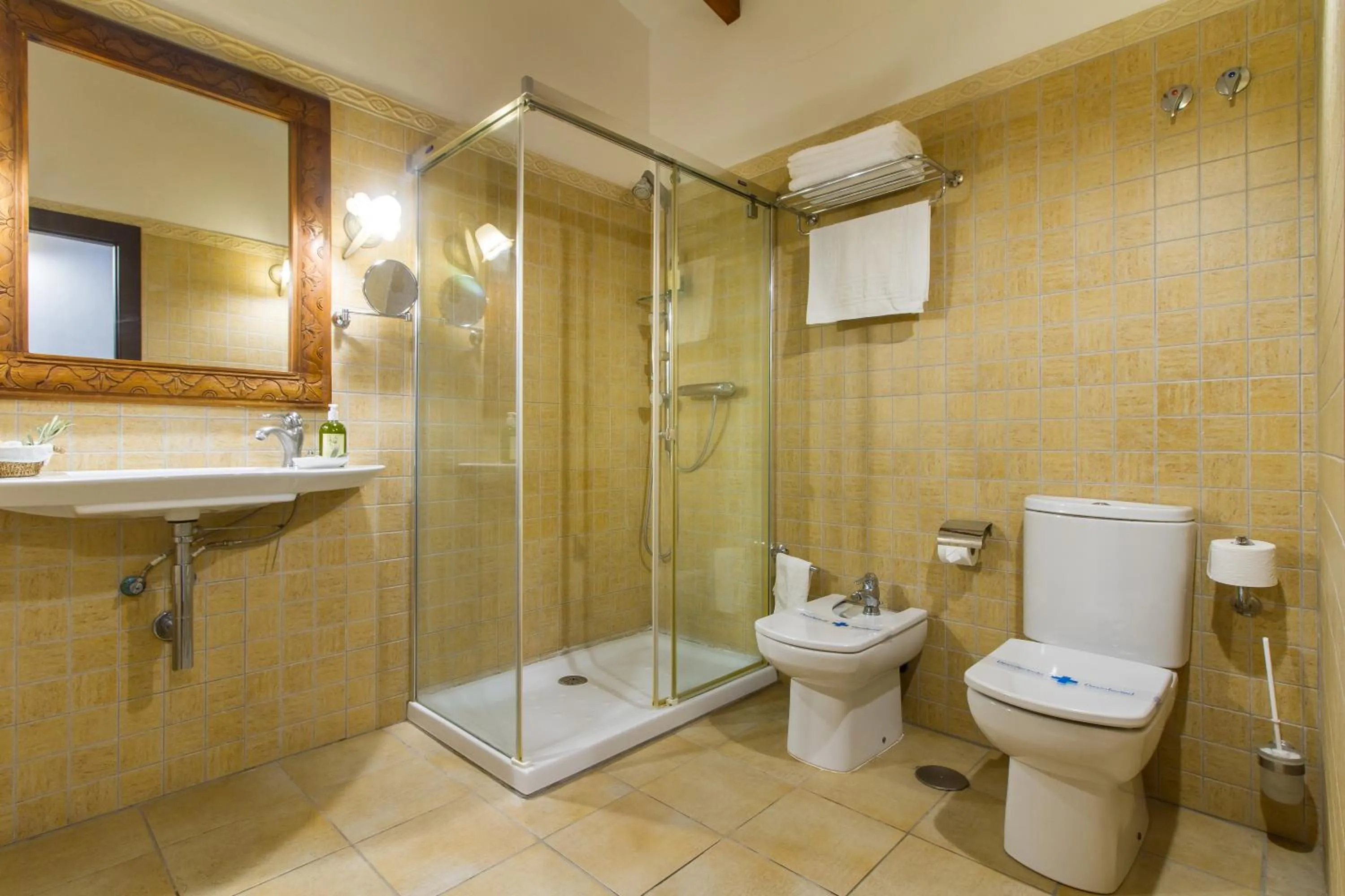 Shower in Hotel Tossal d'Altea