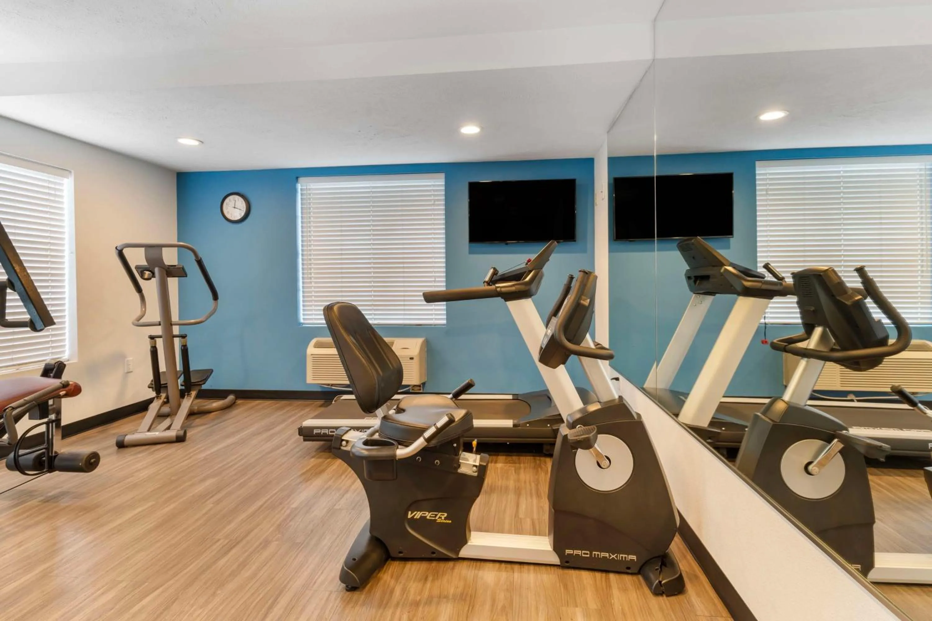 Fitness centre/facilities in Best Western Visalia Hotel