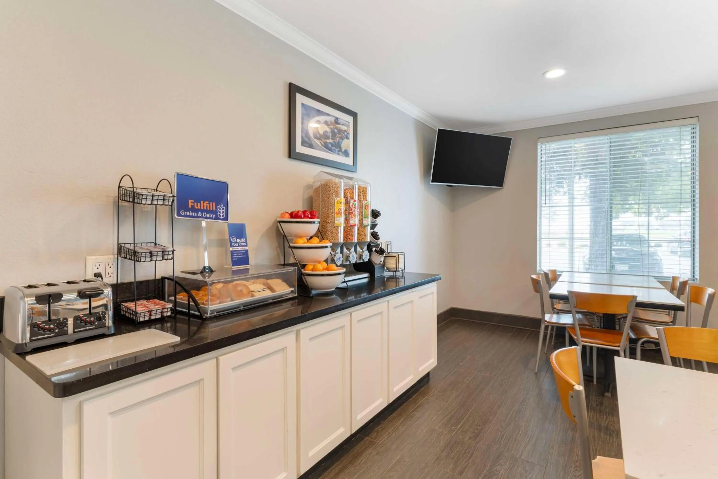 Breakfast in Best Western Visalia Hotel