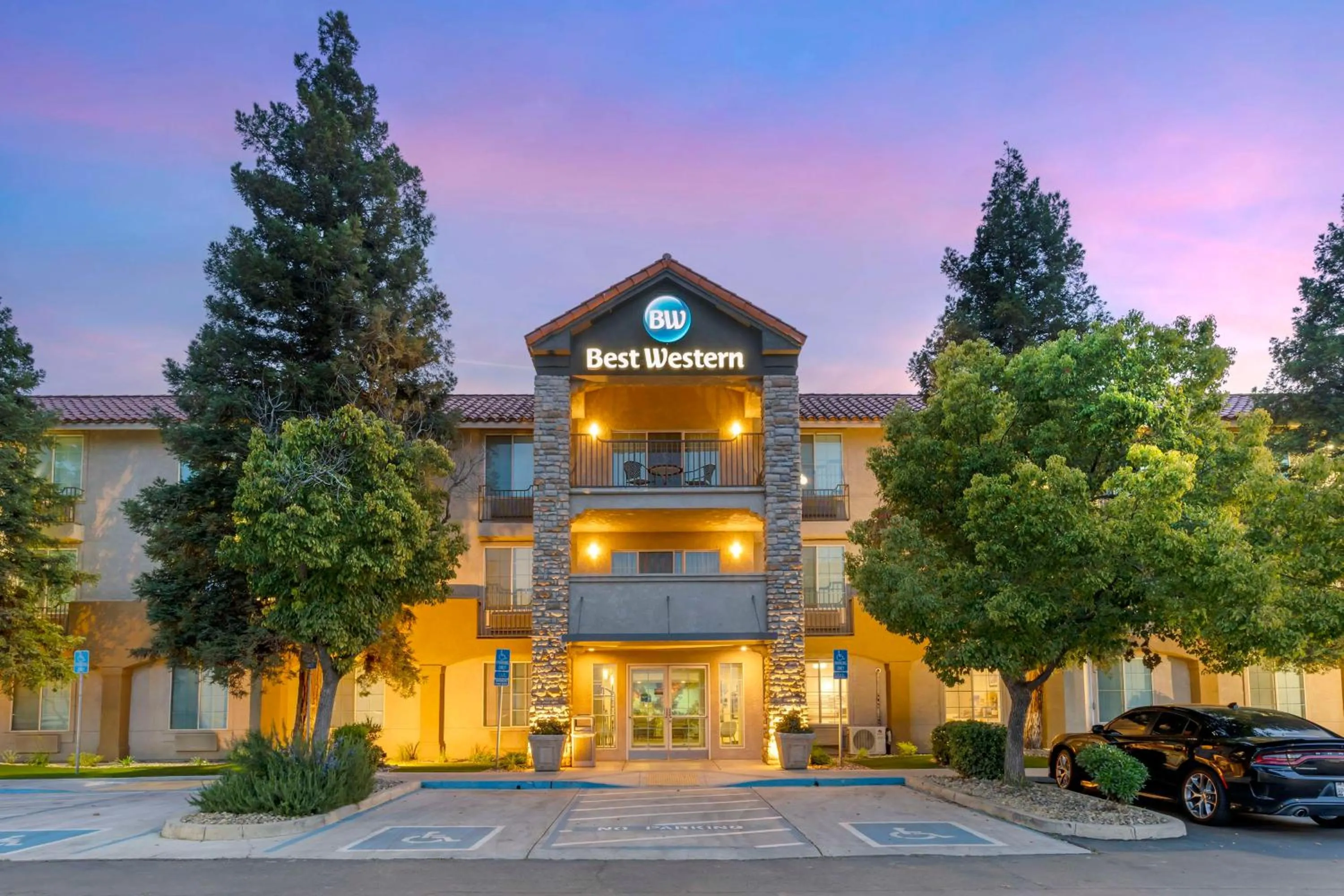 Property building in Best Western Visalia Hotel
