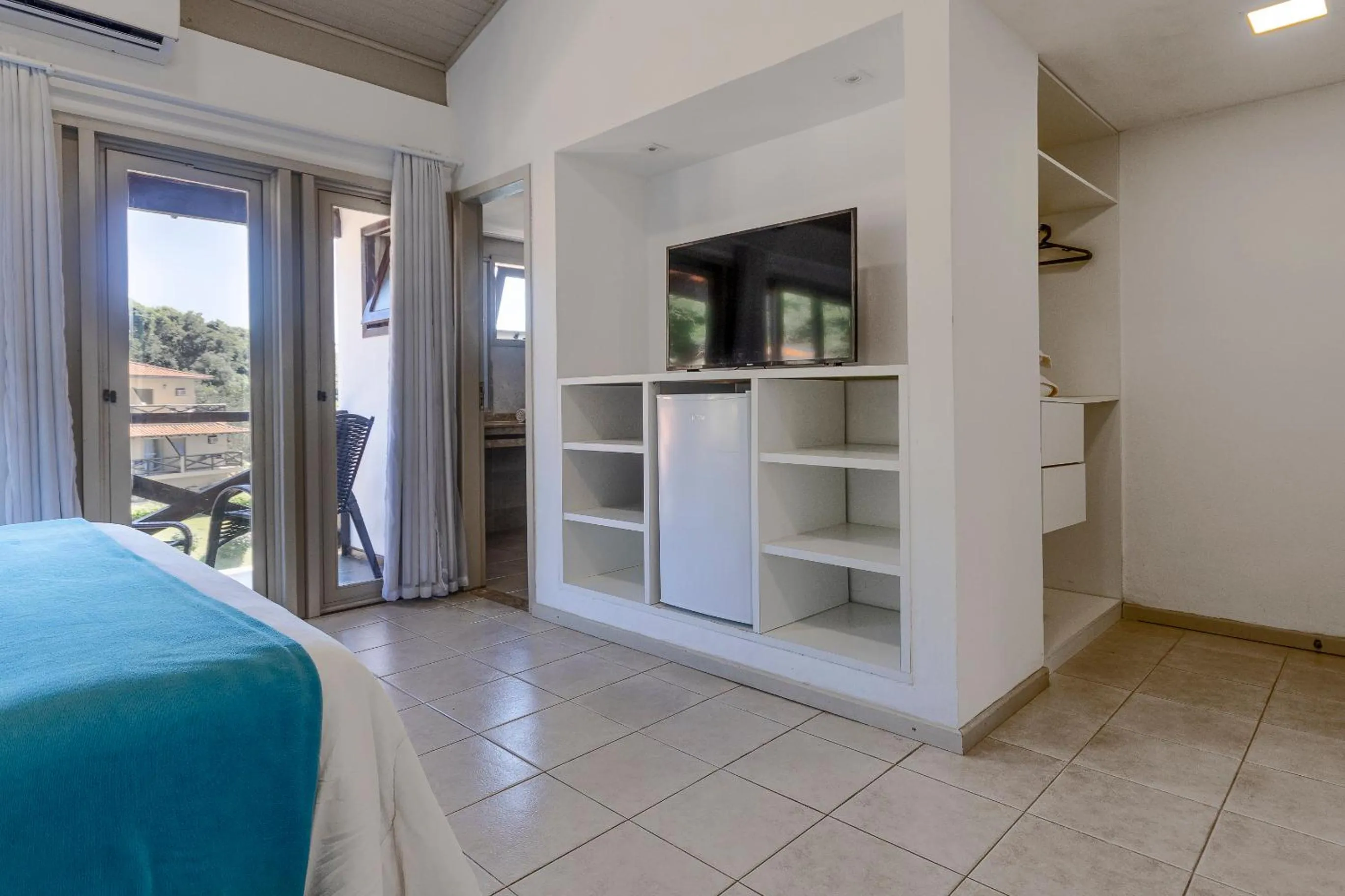 TV and multimedia in Hotel Ilha Branca Inn