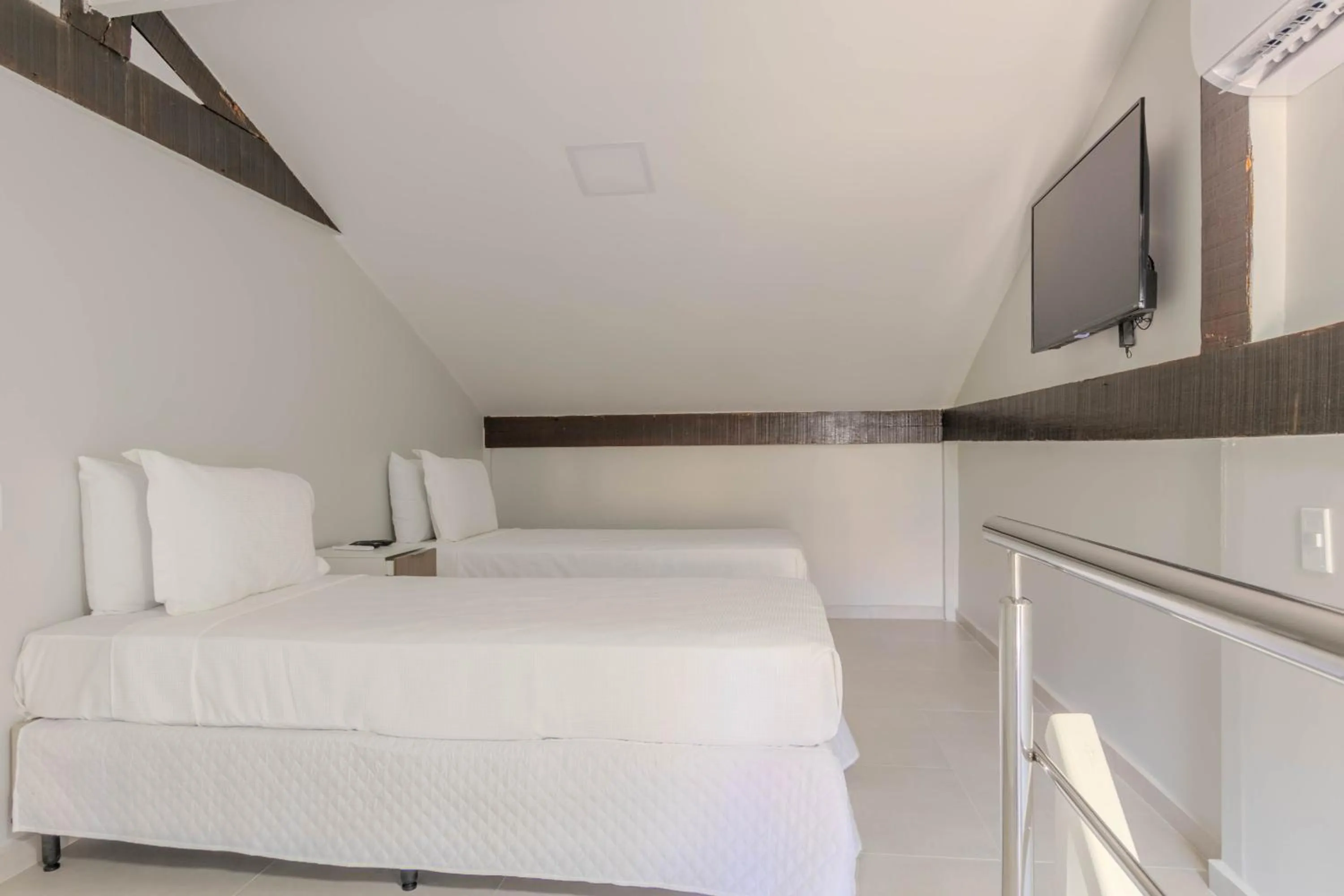 TV and multimedia, Bed in Hotel Ilha Branca Inn