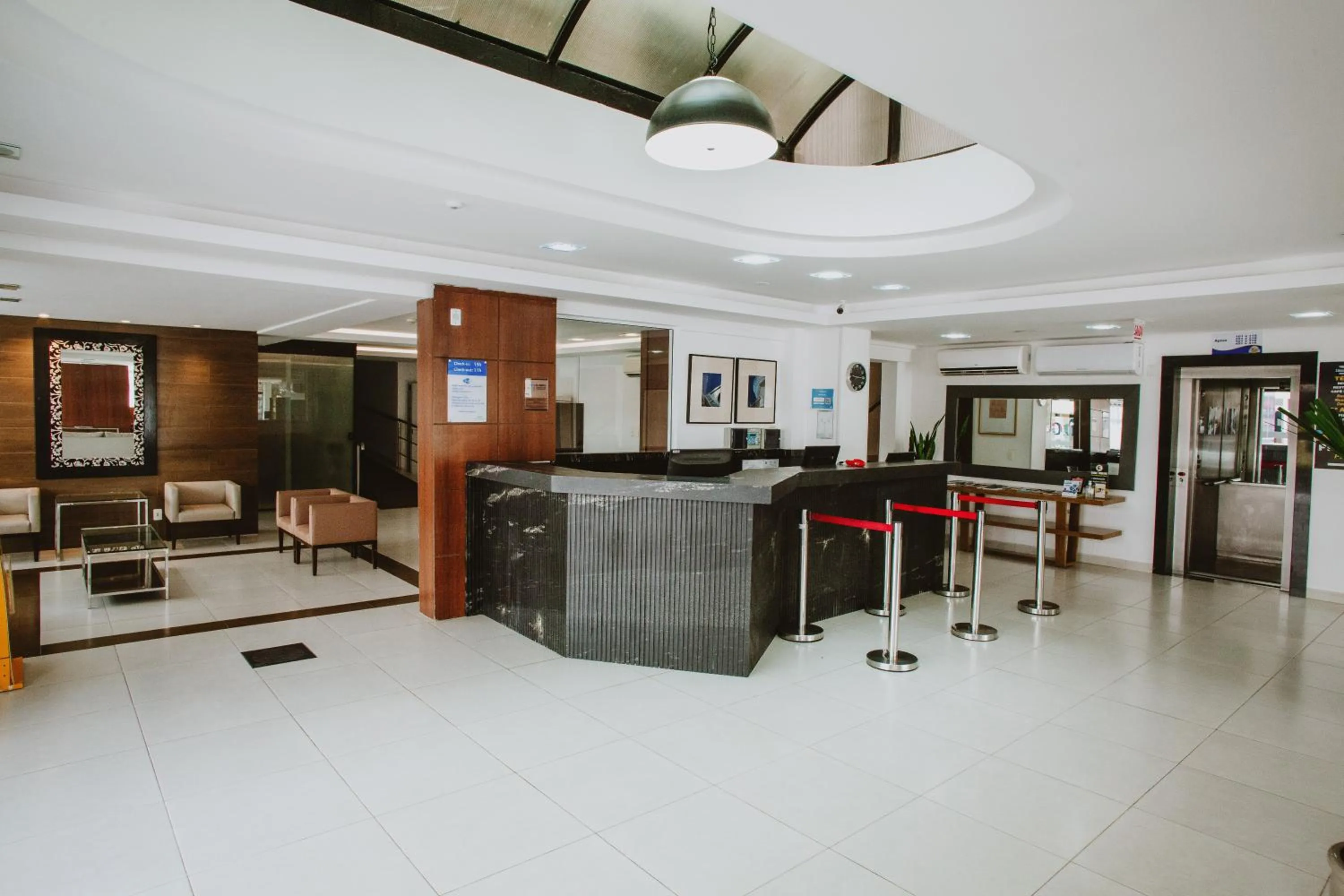 Lobby or reception in Mar de Canasvieiras Hotel e Eventos