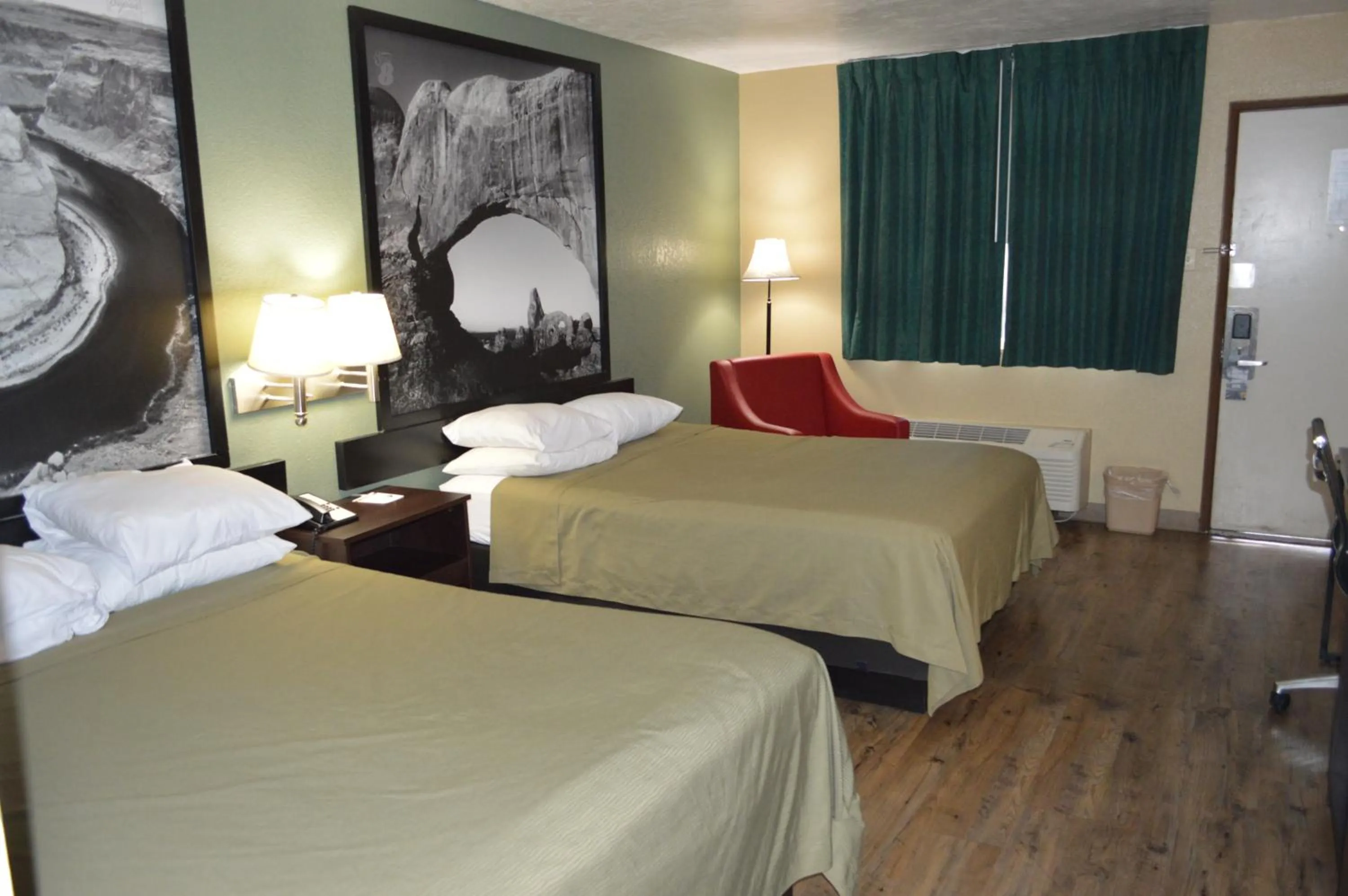 Bedroom, Bed in Super 8 by Wyndham St. George UT