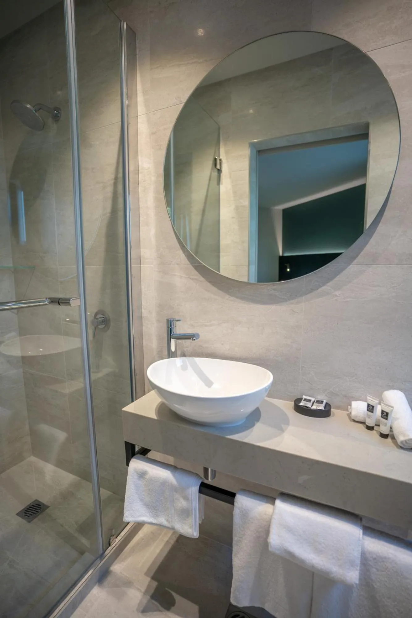 Bathroom in Distinction Luxmore Hotel