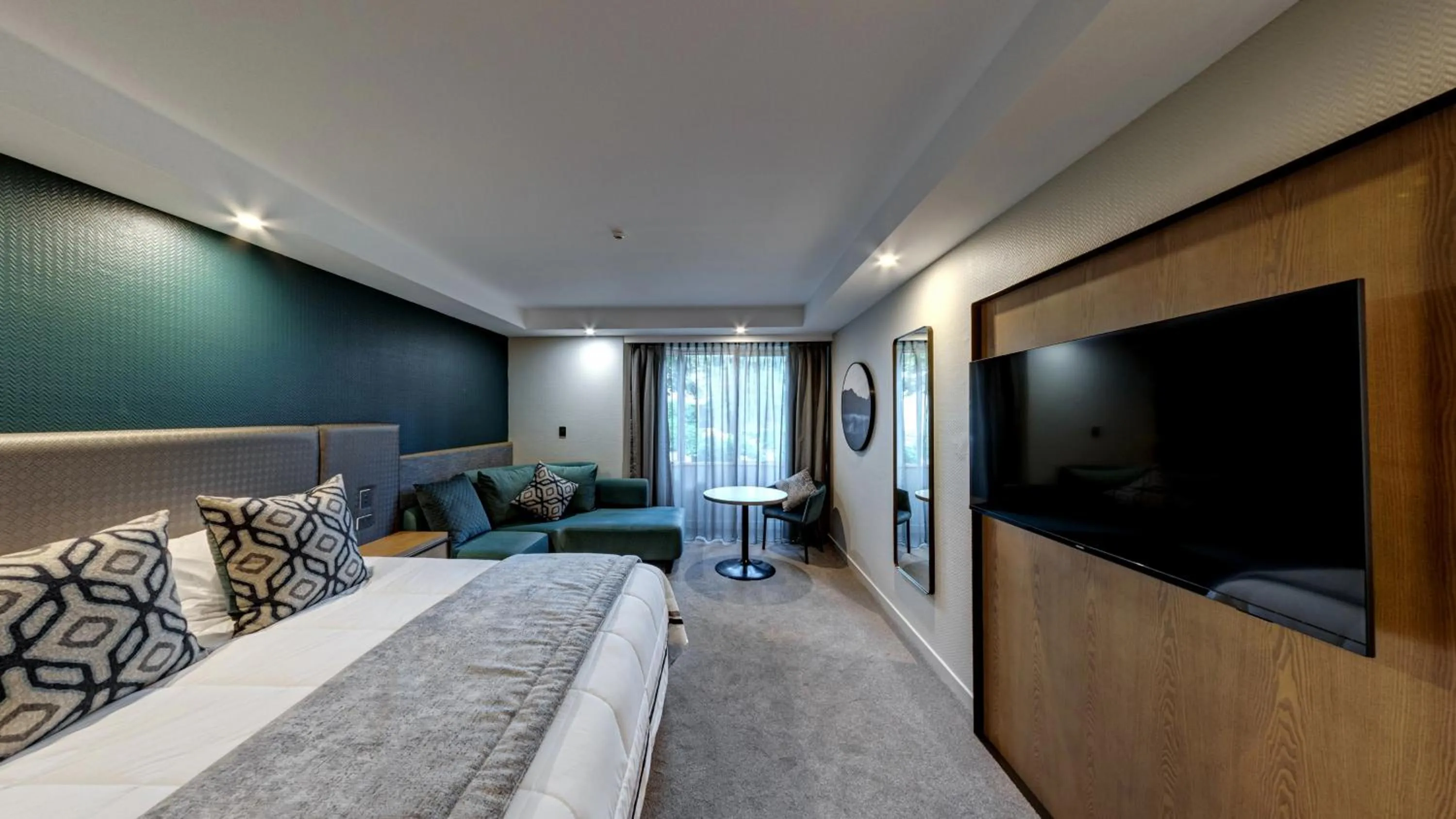 Bed in Distinction Luxmore Hotel