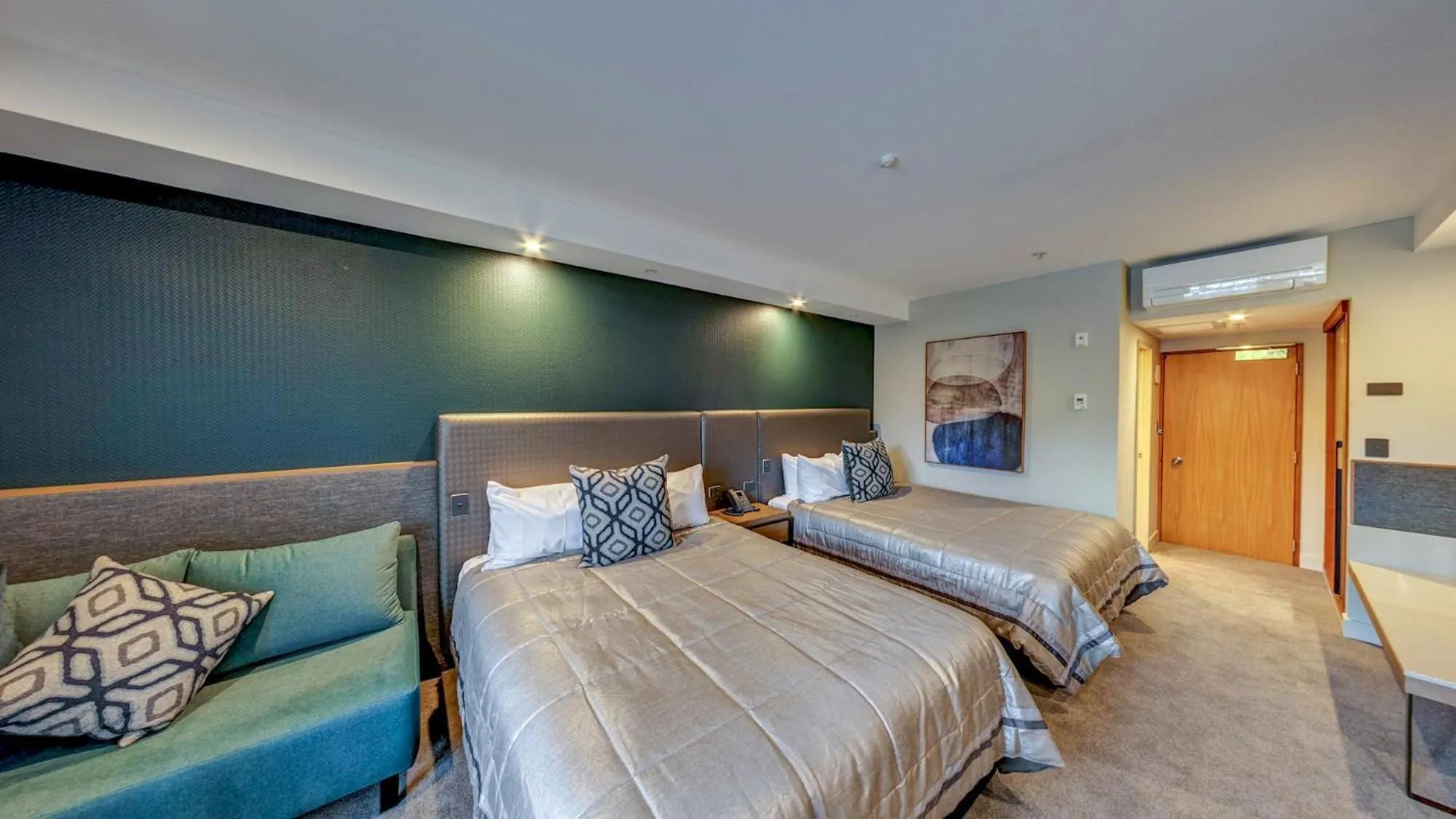 Bed in Distinction Luxmore Hotel