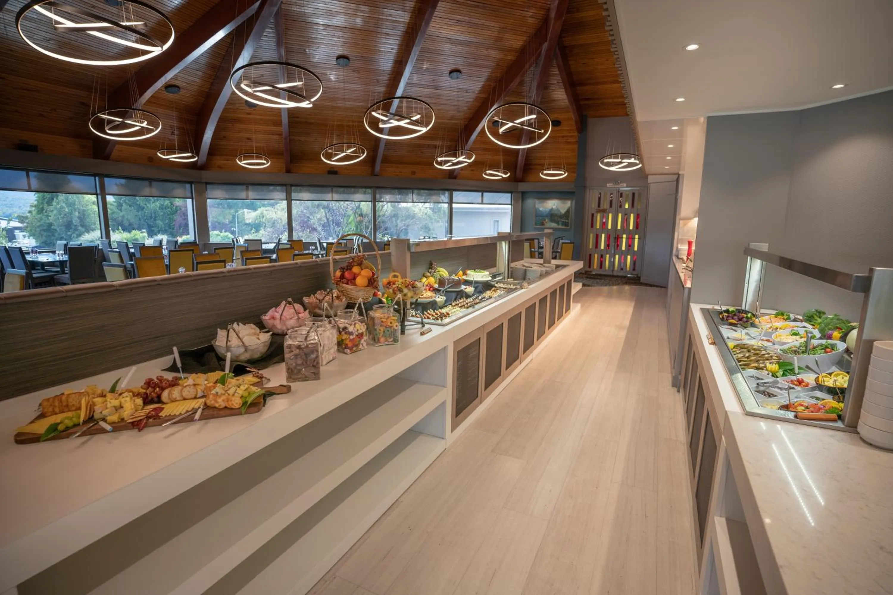 Restaurant/places to eat in Distinction Luxmore Hotel