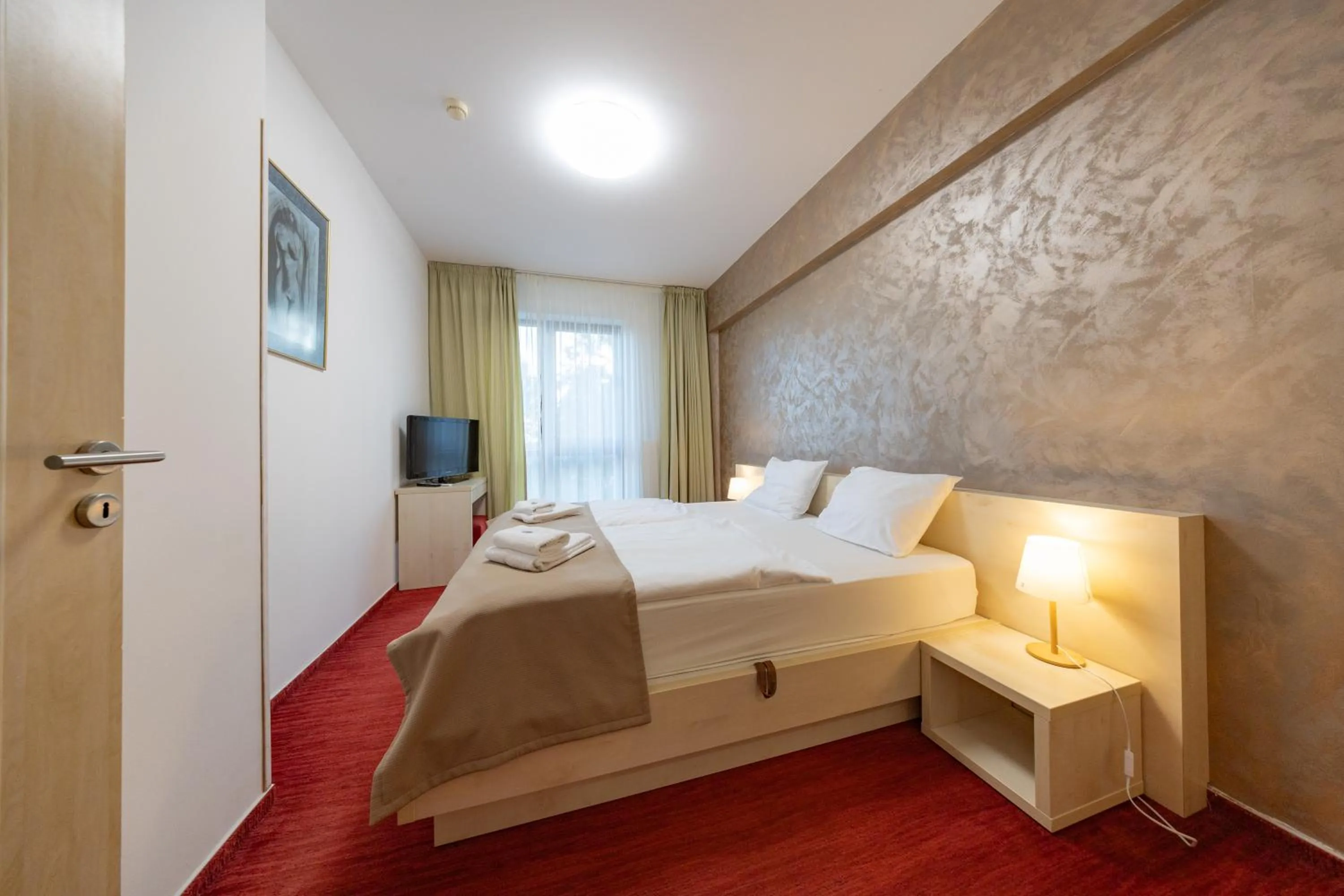 Bedroom, Bed in Hotel CROCUS