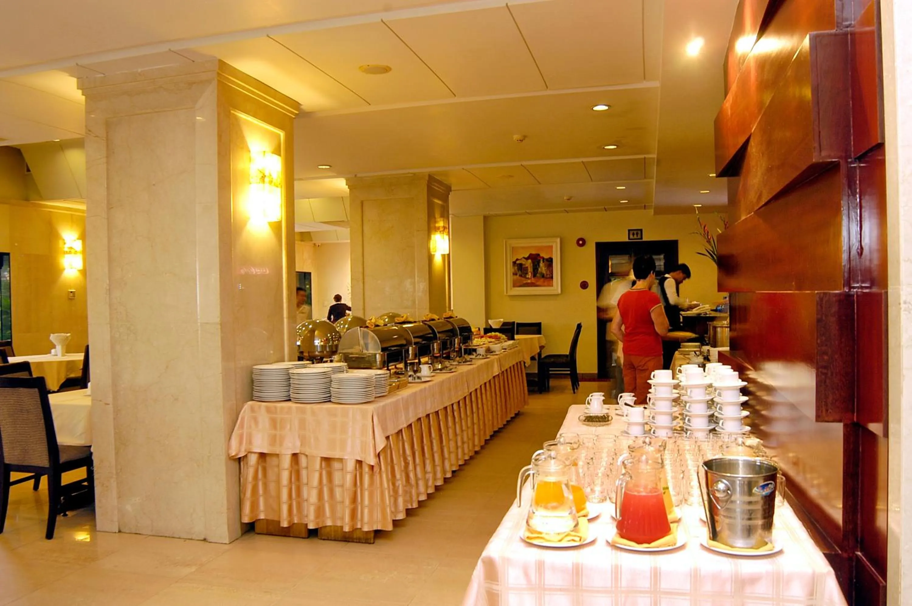 Restaurant/places to eat in Asia Paradise Hotel