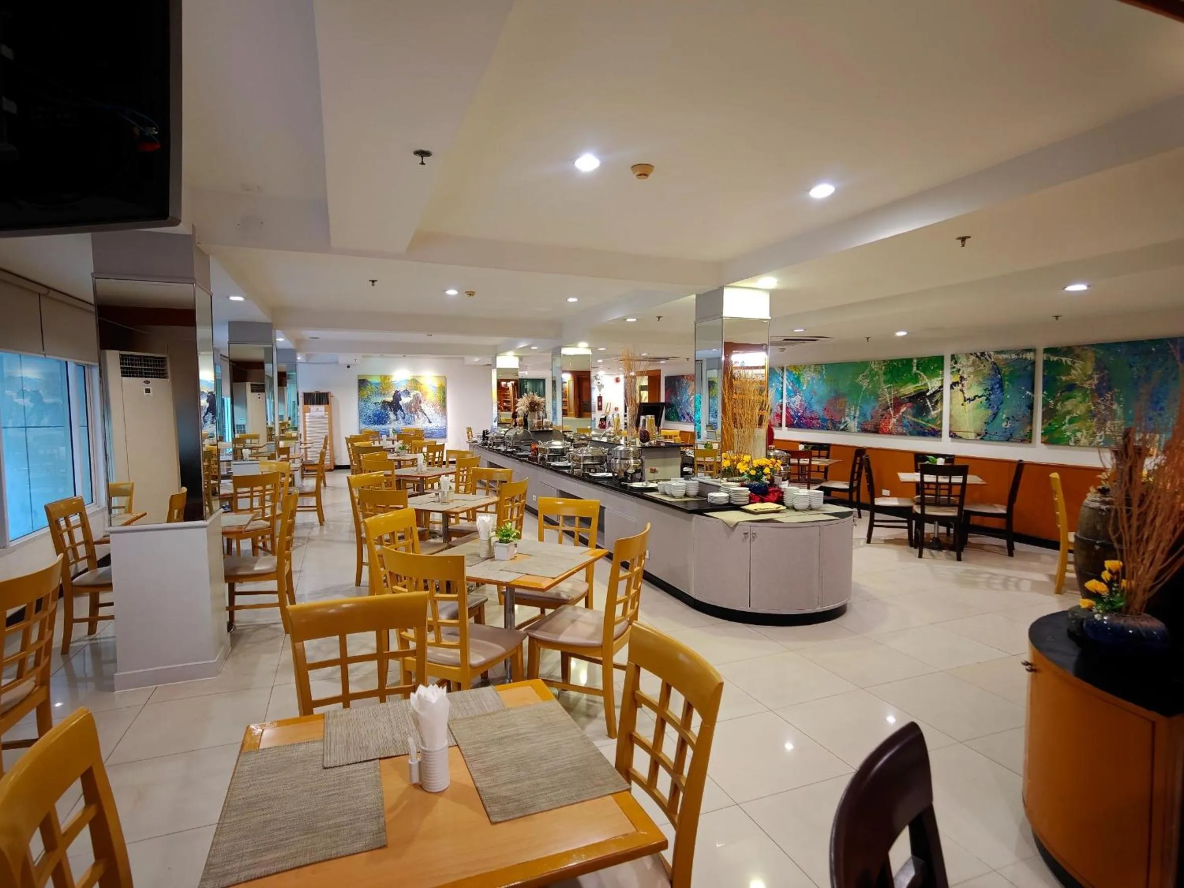 Restaurant/places to eat in Baron Beach Hotel