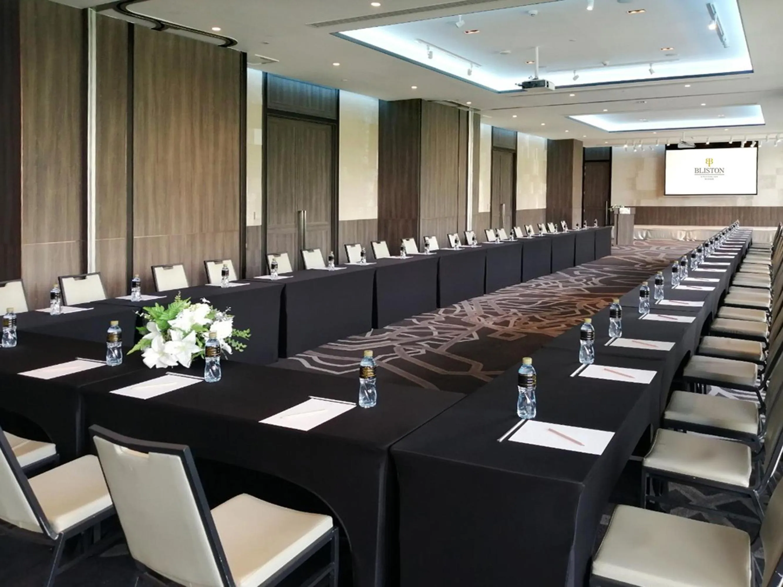 Banquet/Function facilities in Bliston Suwan Park View