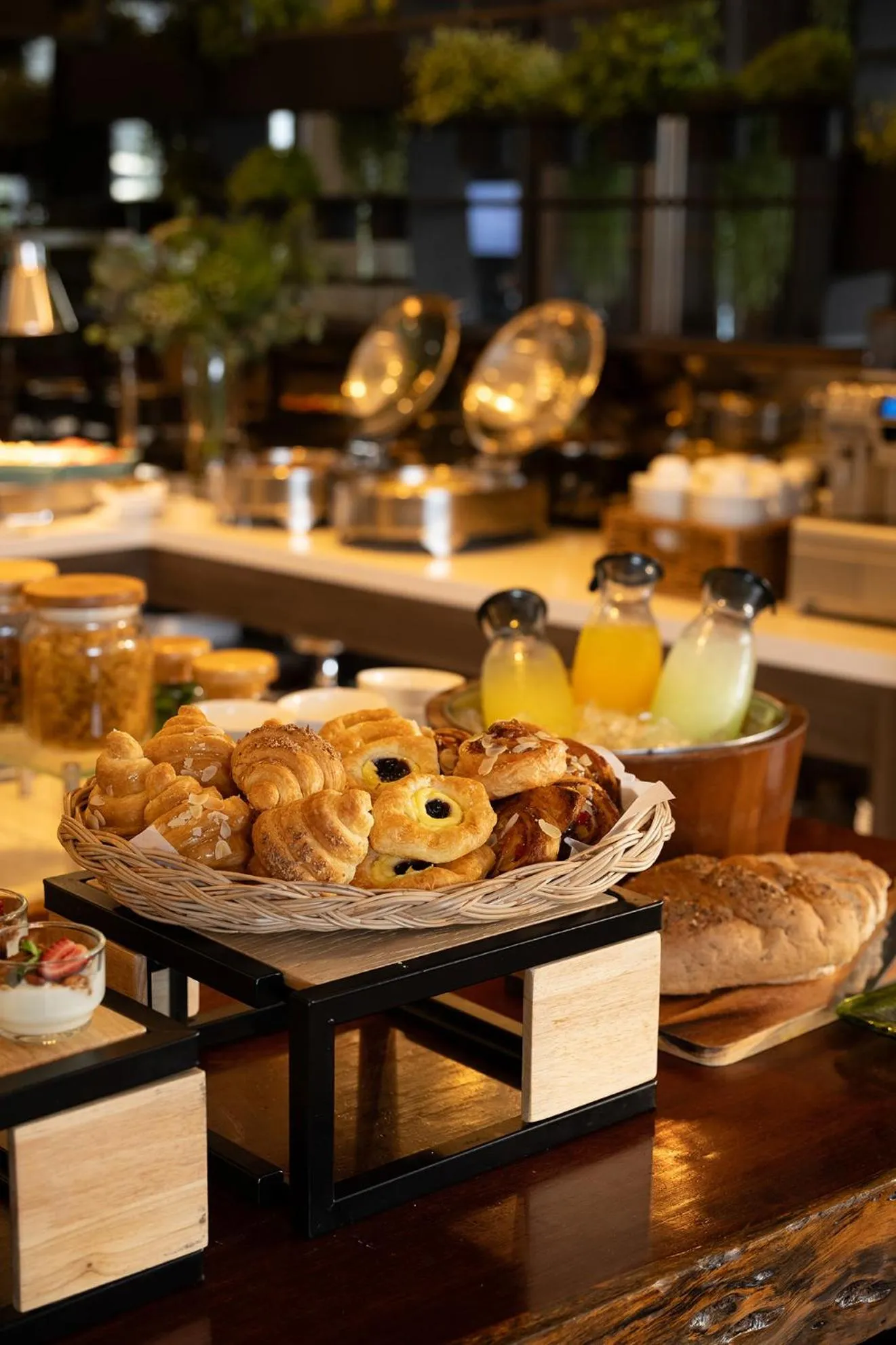 Breakfast in Bliston Suwan Park View