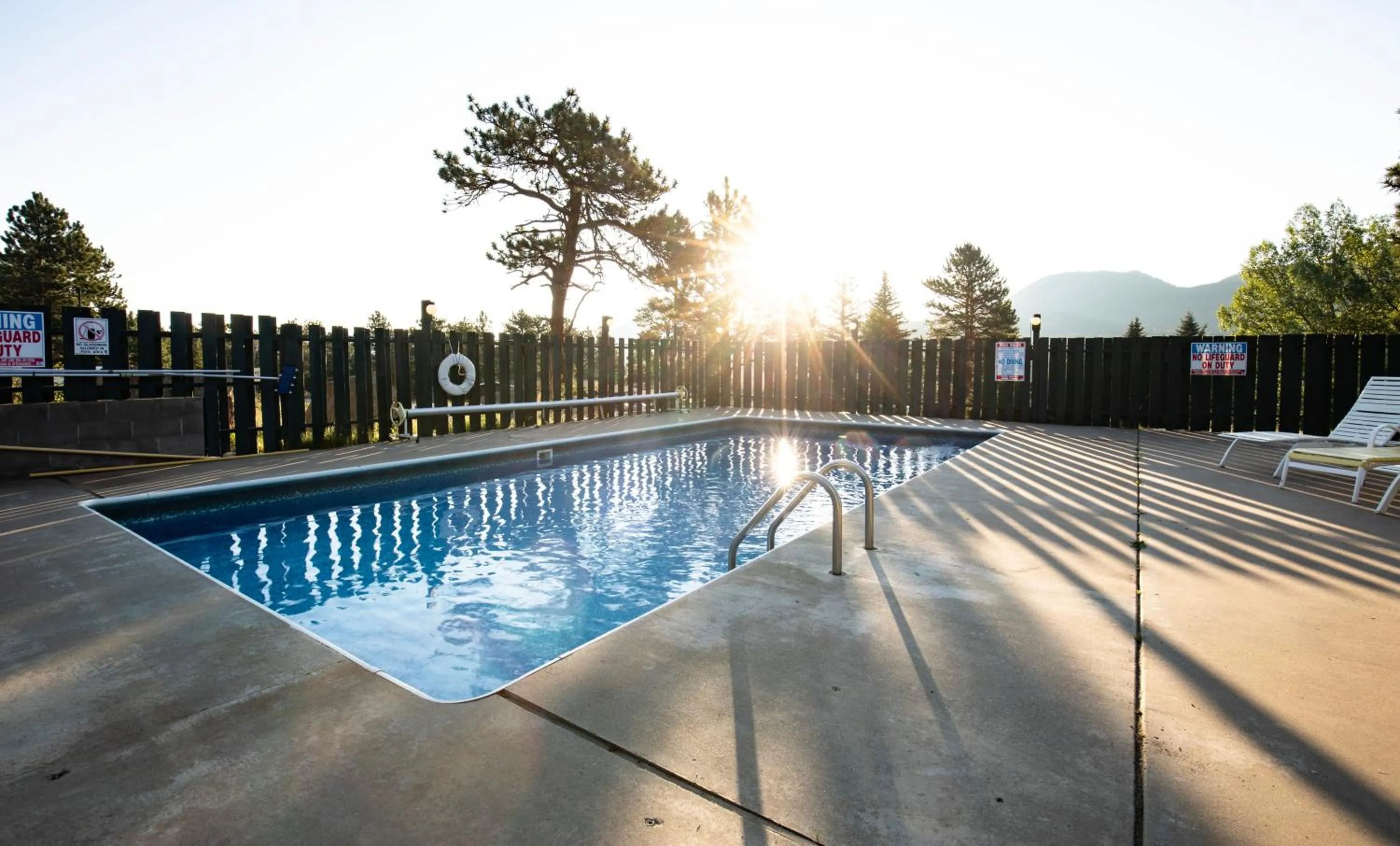Swimming pool in Saddle & Surrey Motel