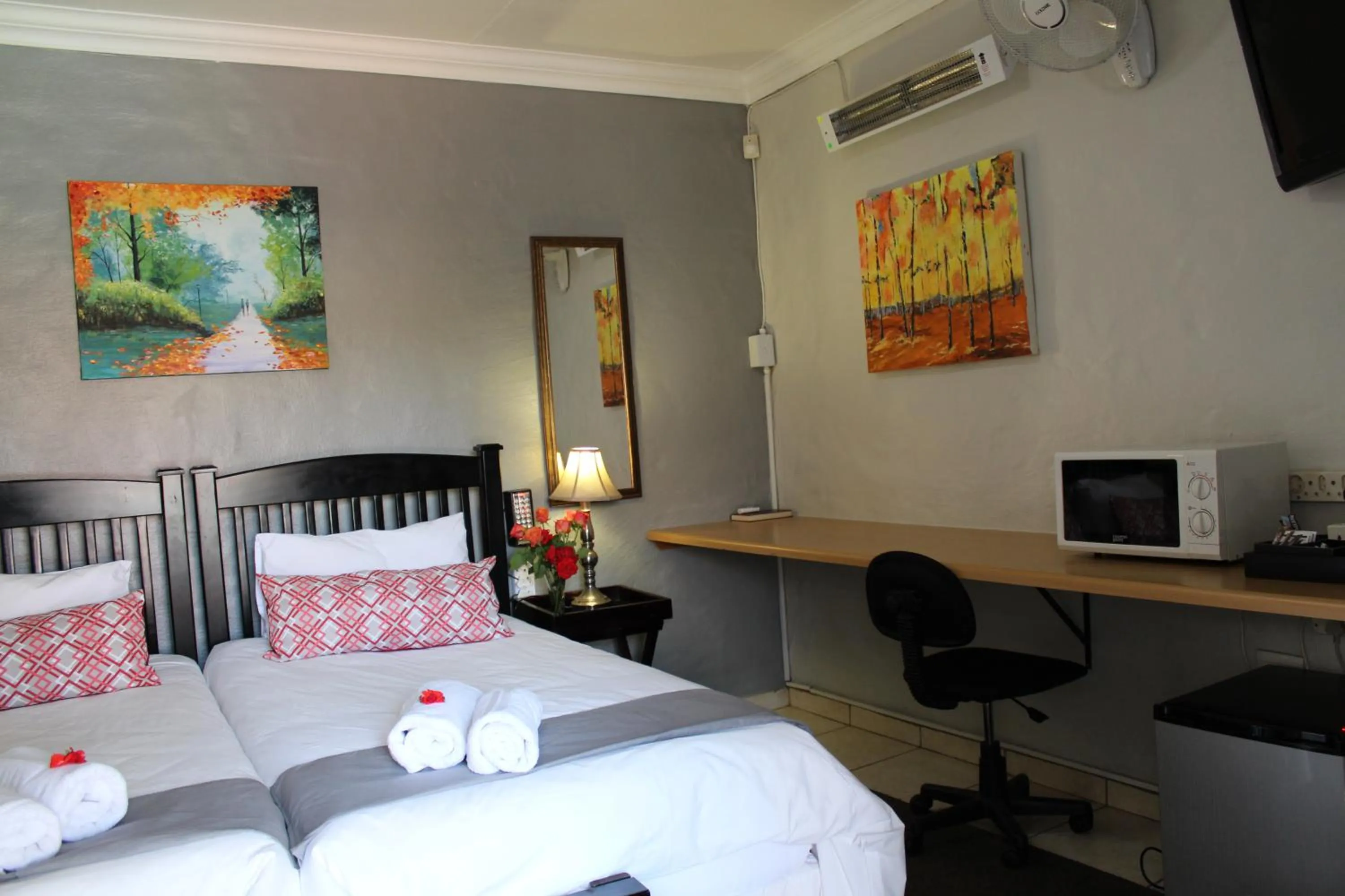 Photo of the whole room, Bed in 3 Liebeloft Guest House