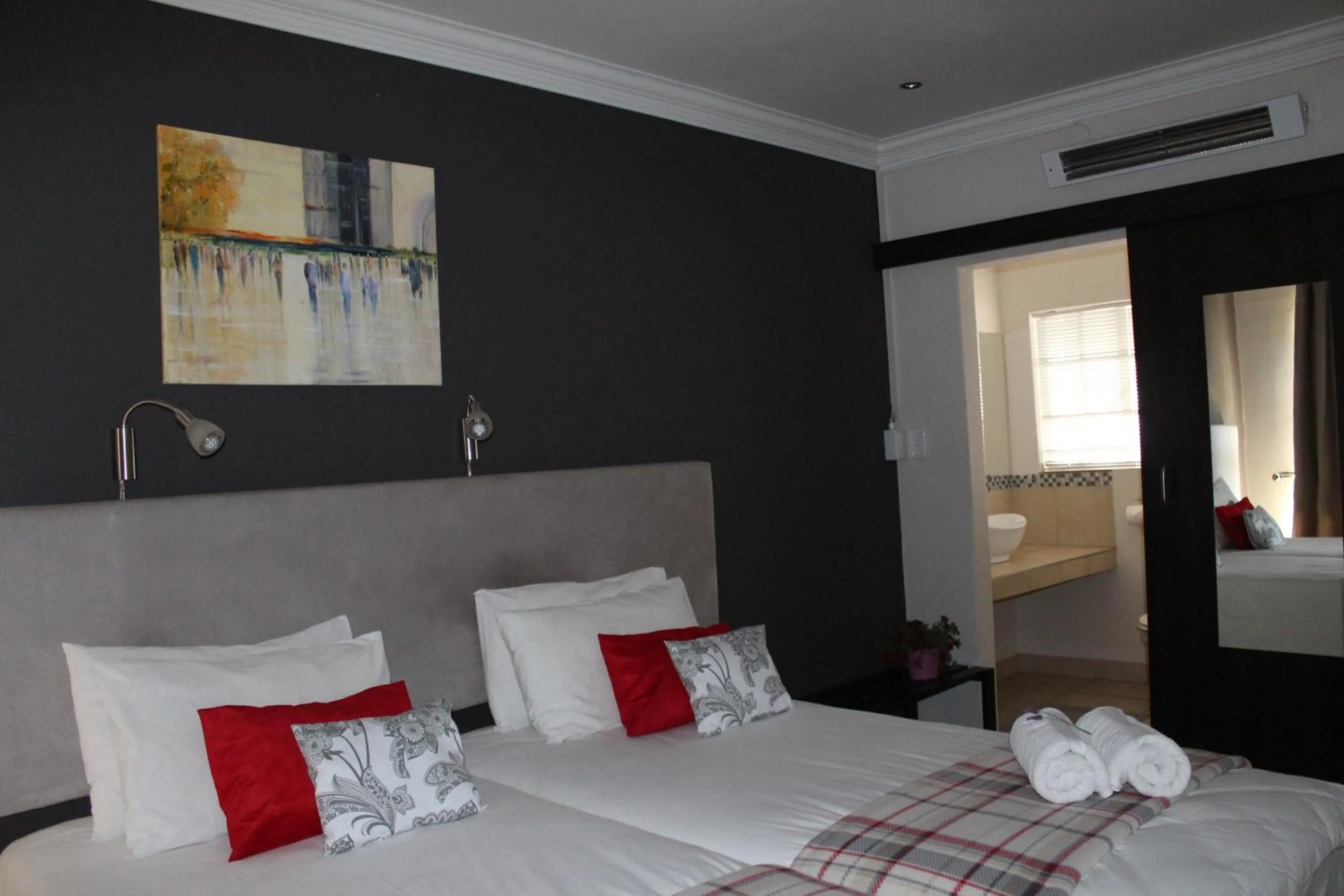 Photo of the whole room, Bed in 3 Liebeloft Guest House